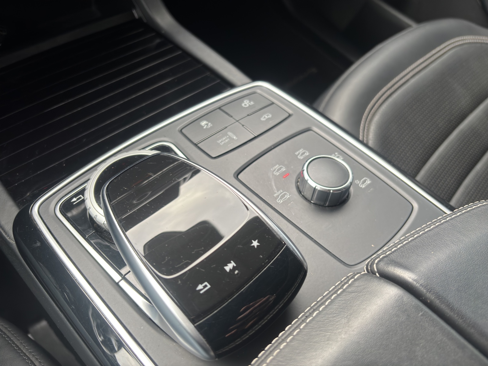 MERCEDES-BENZ GLE 63 S AMG 4Matic Speedshift Plus 7G-Tronic-image-8