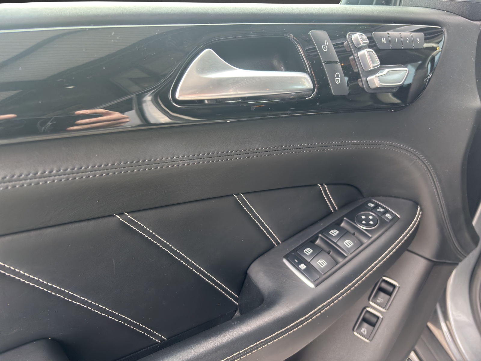 MERCEDES-BENZ GLE 63 S AMG 4Matic Speedshift Plus 7G-Tronic-image-9