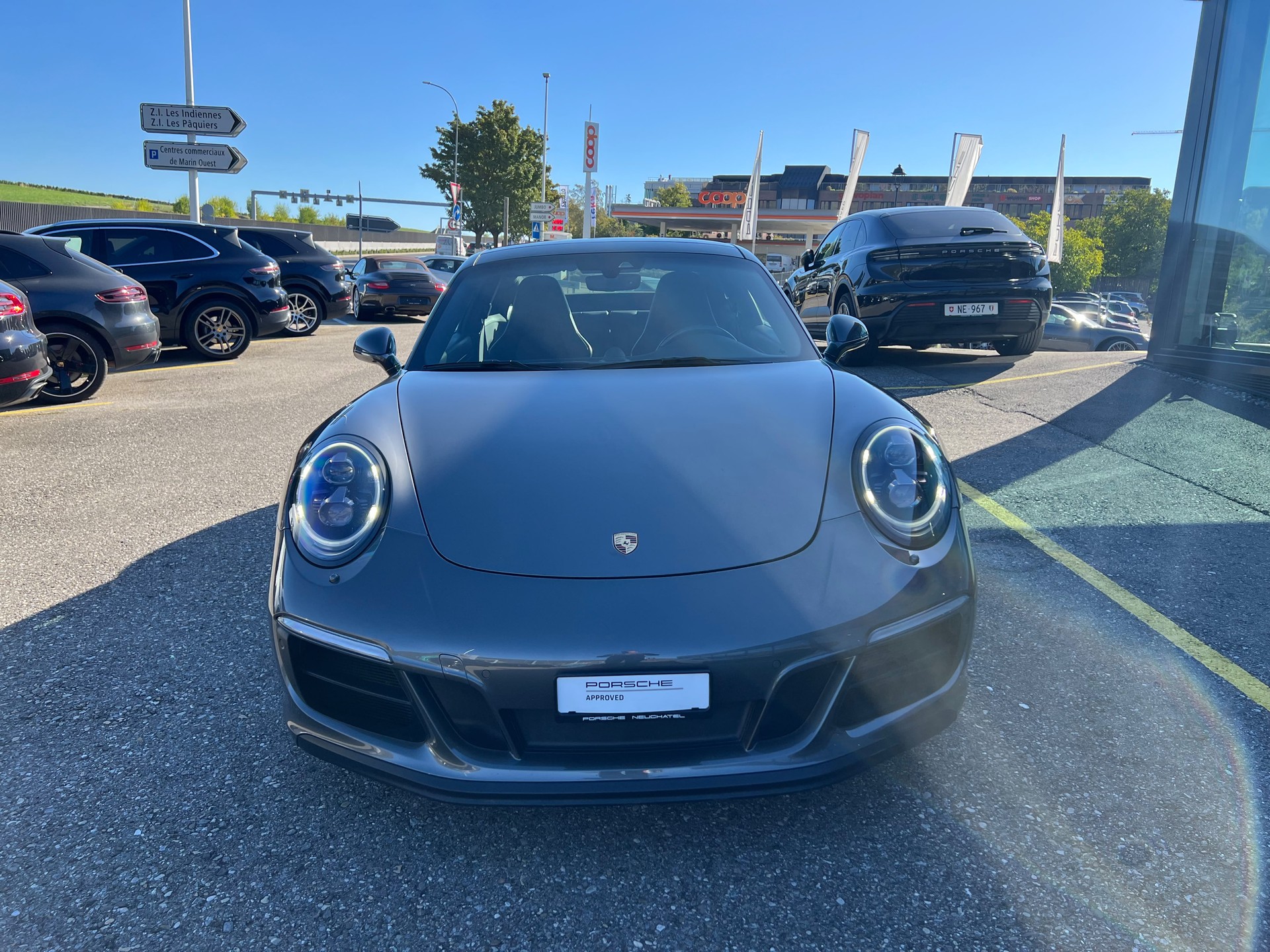 PORSCHE 911 Carrera 4 GTS PDK-image-4