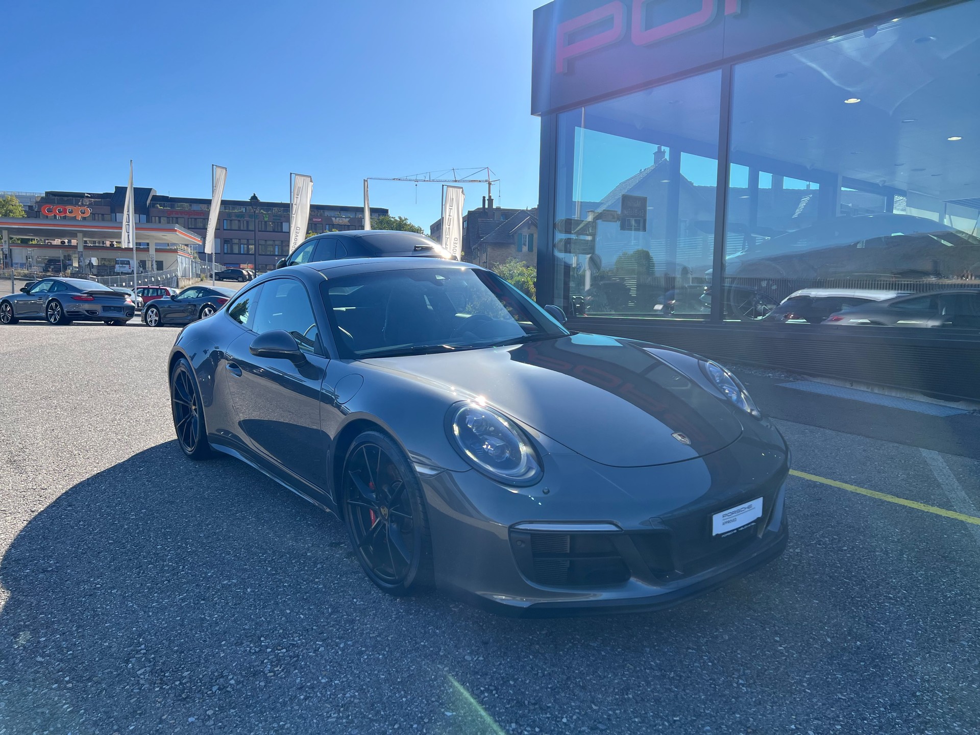 PORSCHE 911 Carrera 4 GTS PDK-image-1