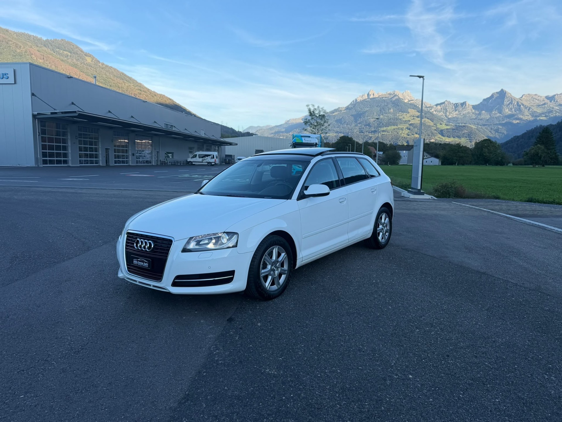 AUDI A3 Sportback 2.0 TDI Ambition S-tronic-image-1