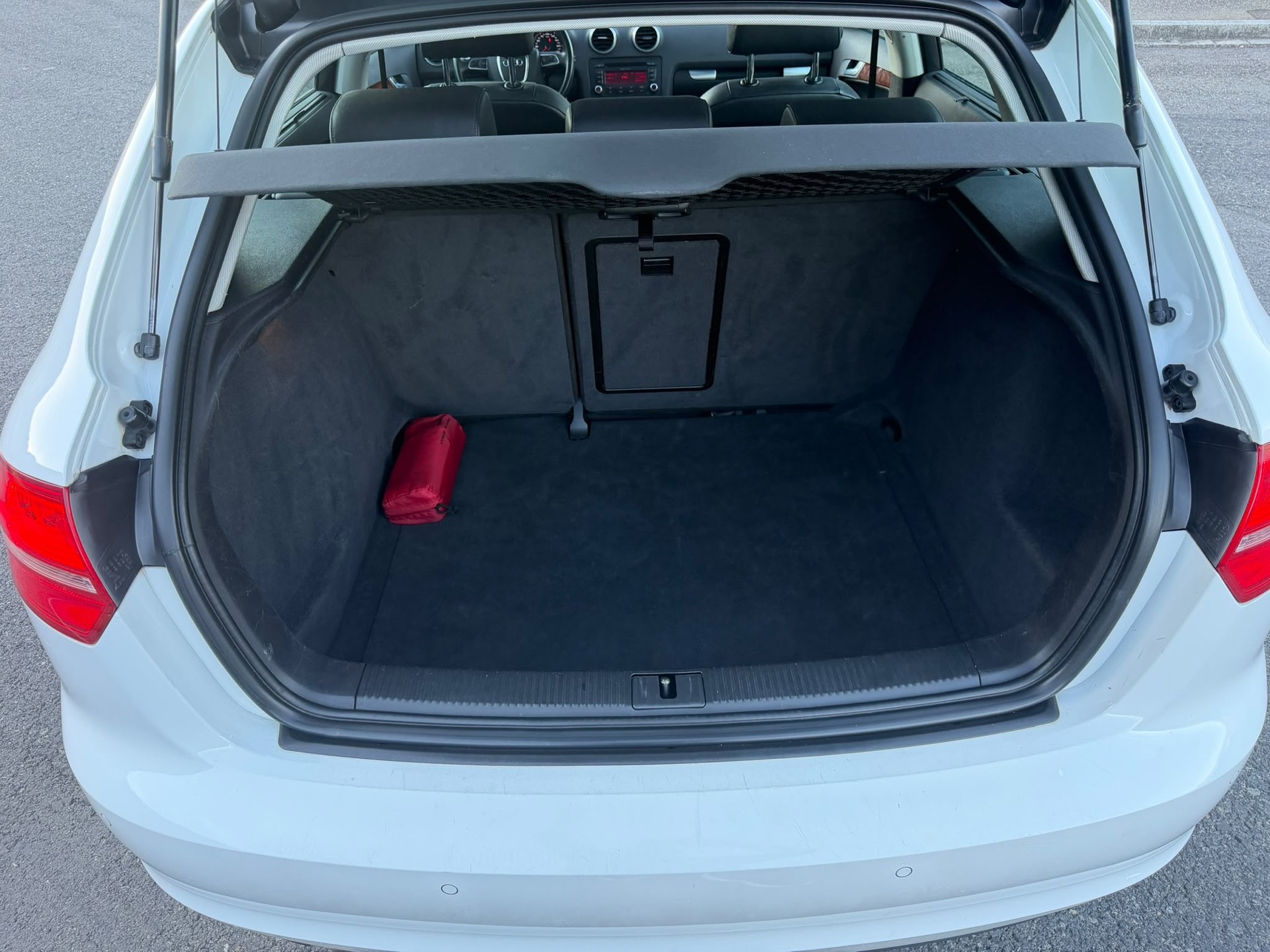 AUDI A3 Sportback 2.0 TDI Ambition S-tronic-image-12