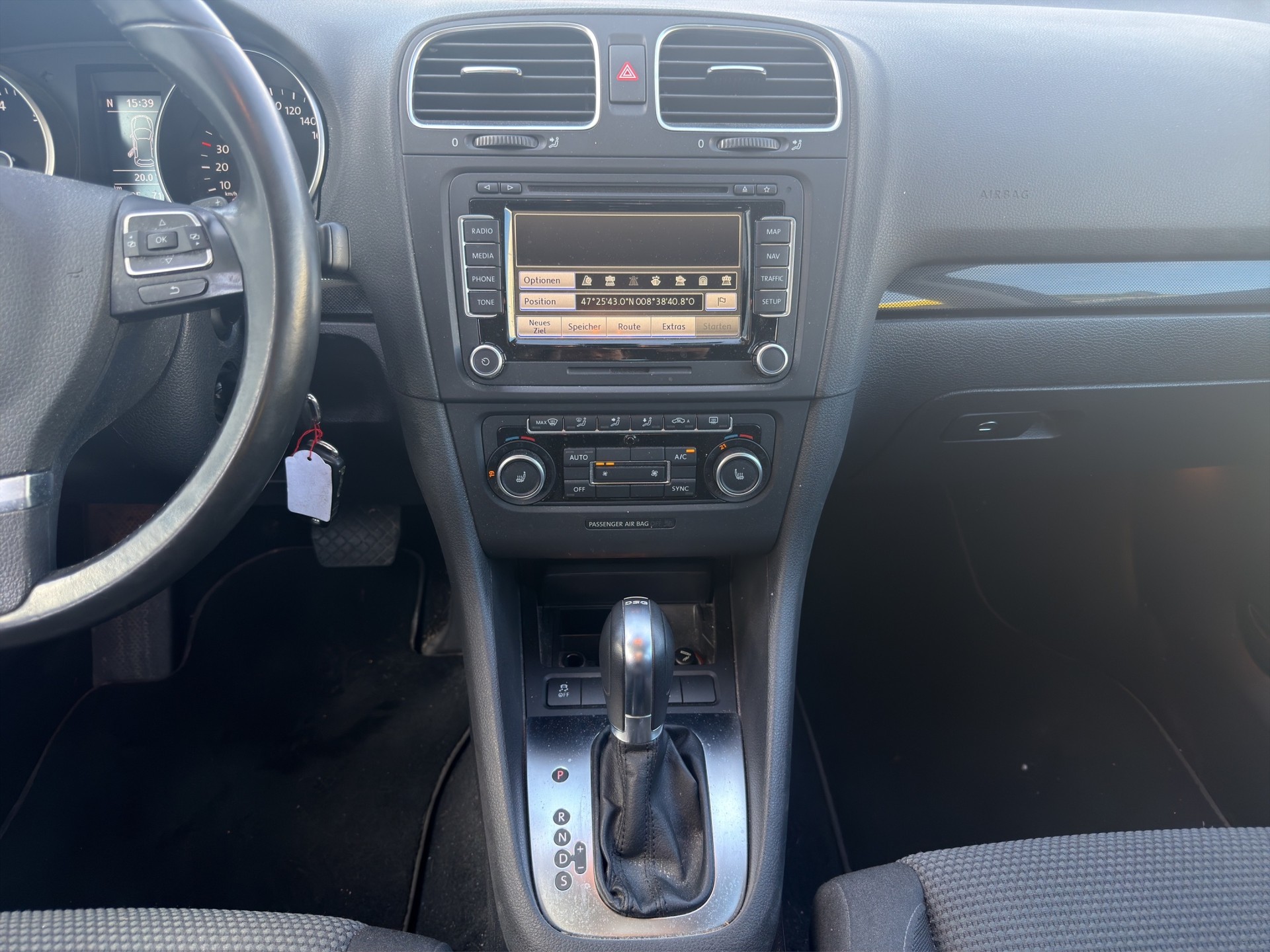 VW Golf 1.4 TSI Team DSG-image-12