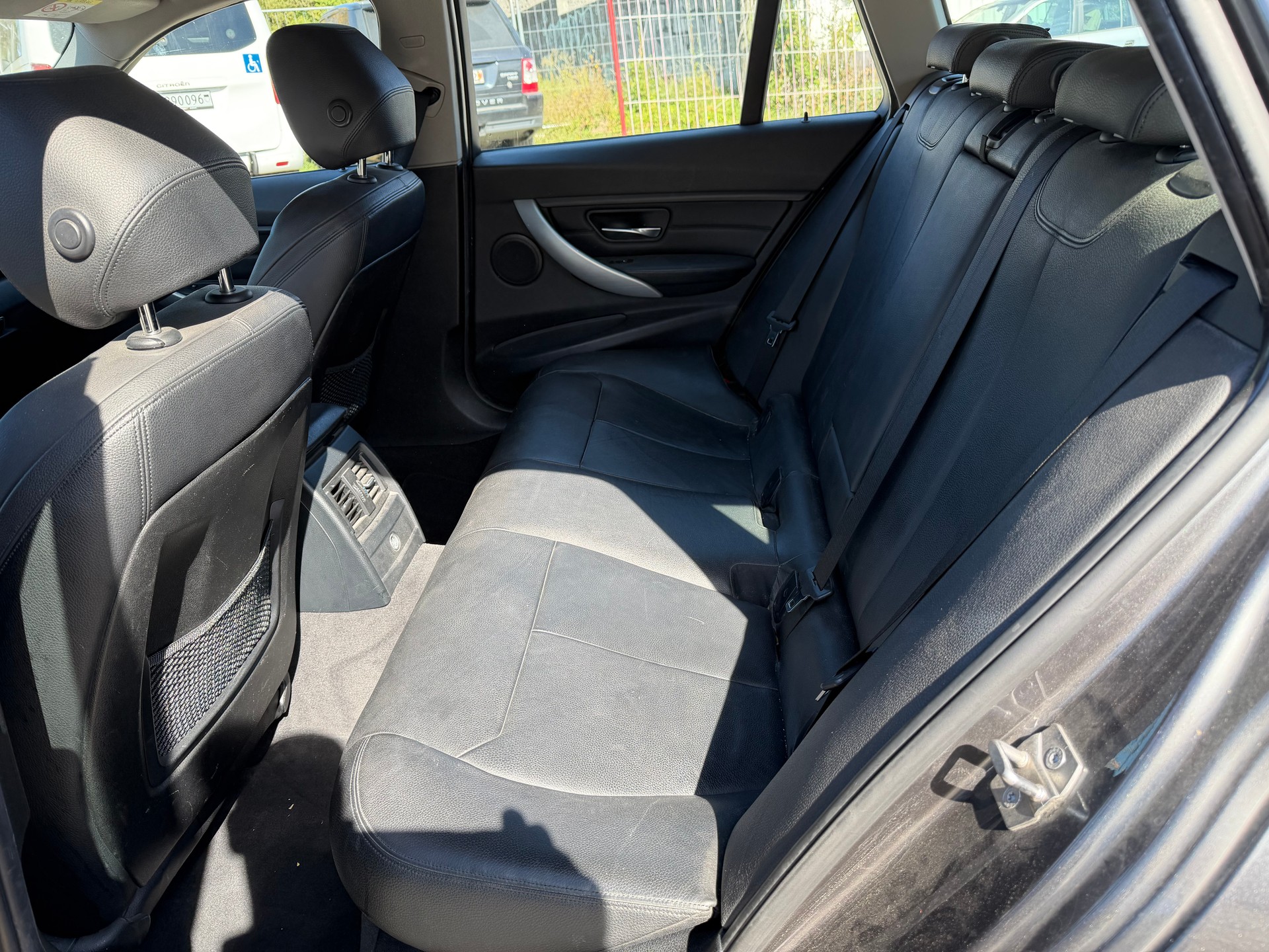 BMW 320d xDrive Touring Steptronic-image-7