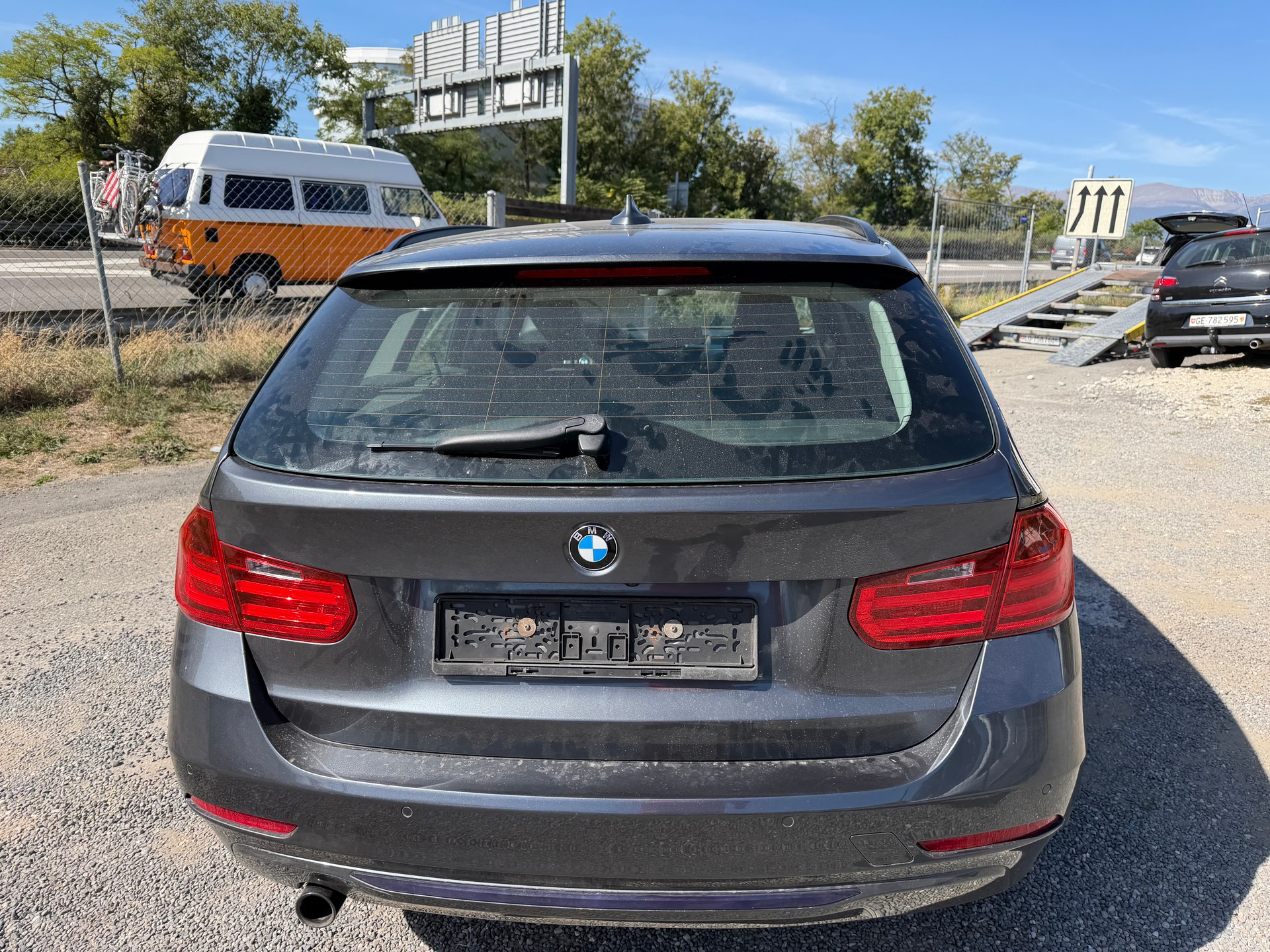BMW 320d xDrive Touring Steptronic-image-4
