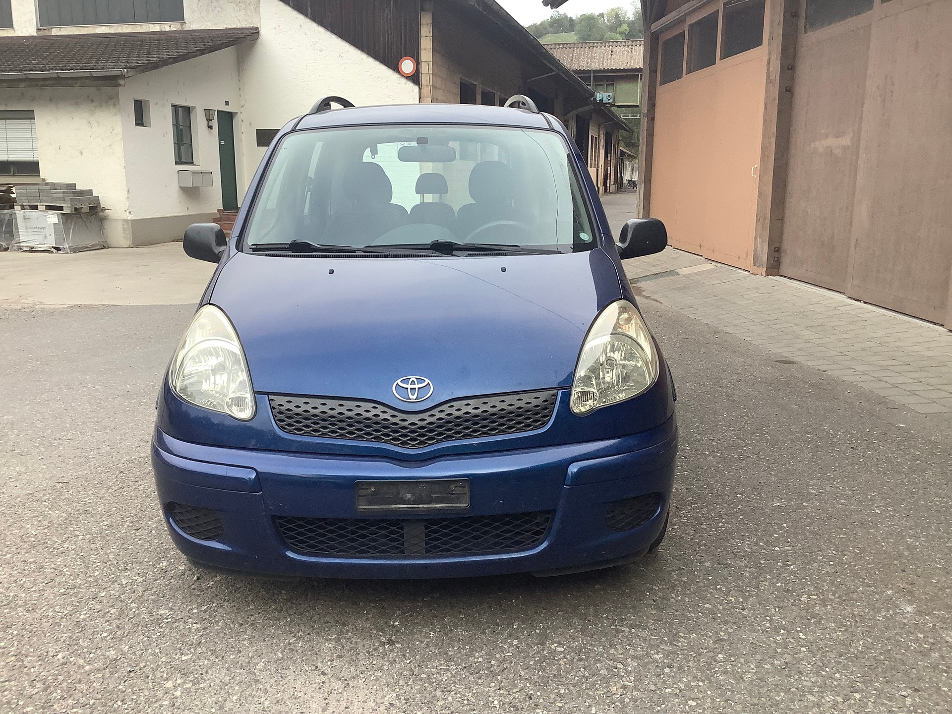 TOYOTA Yaris Verso 1.3 Linea Sol-image-0