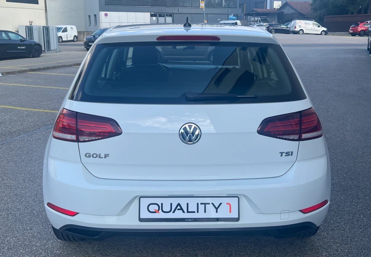VW Golf 1.0 TSI Trendline-image-1