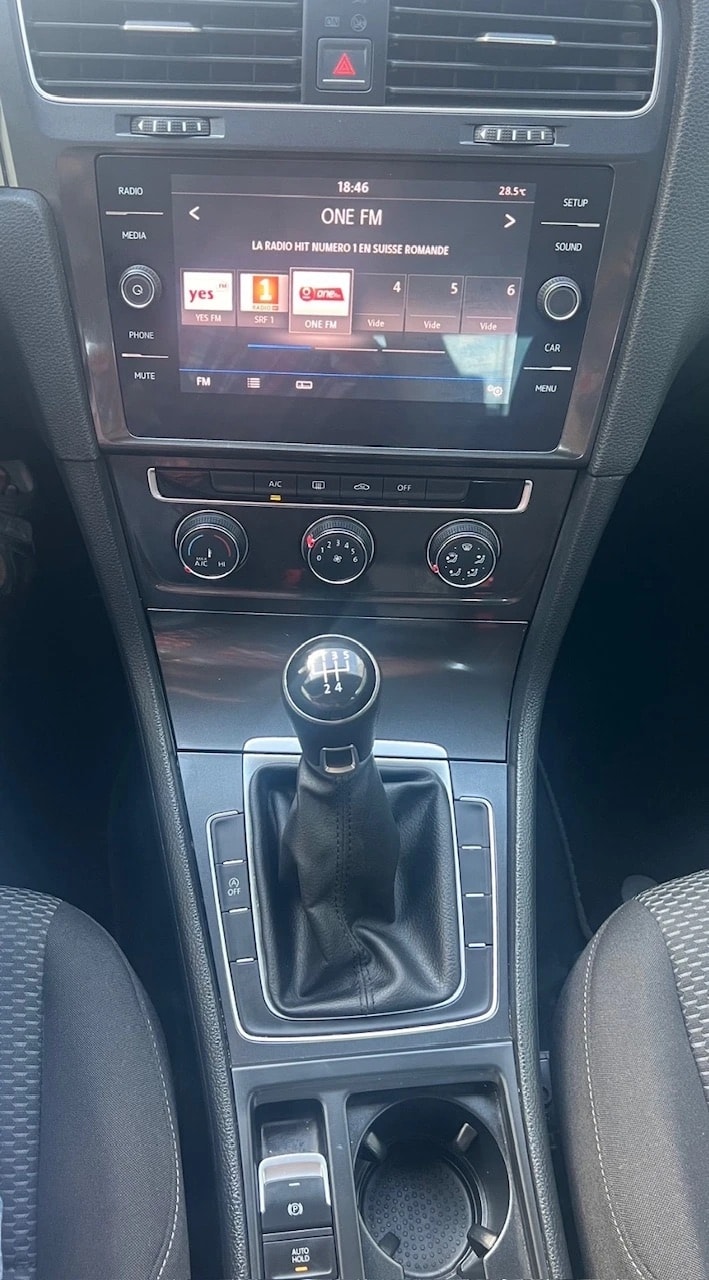 VW Golf 1.0 TSI Trendline-image-11