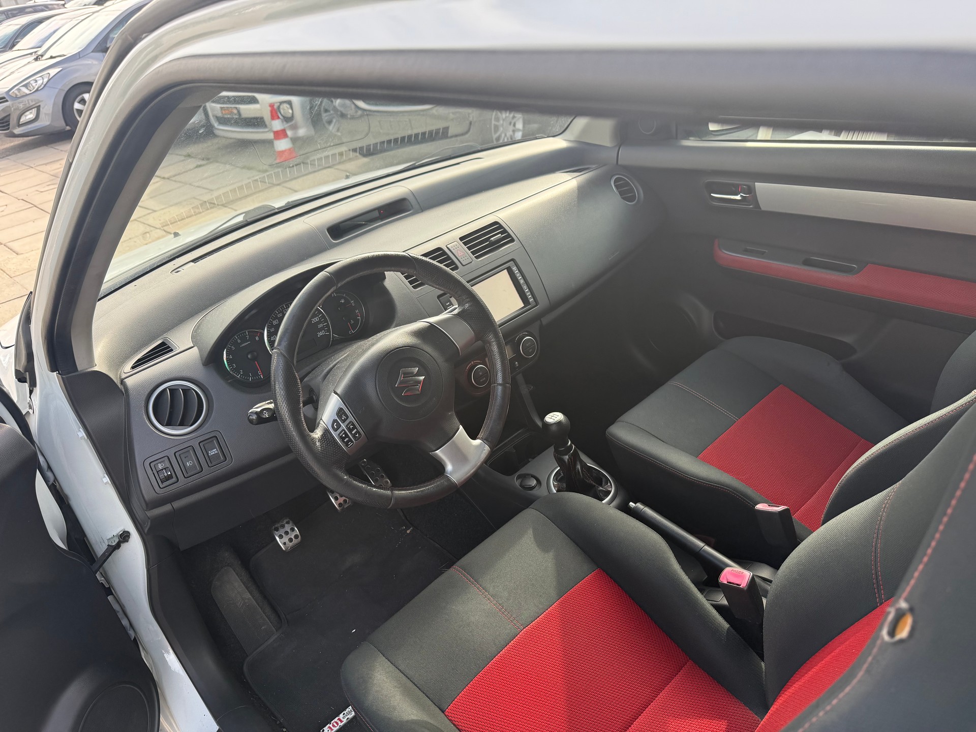 SUZUKI Swift 1.6i 16V Sport-image-7