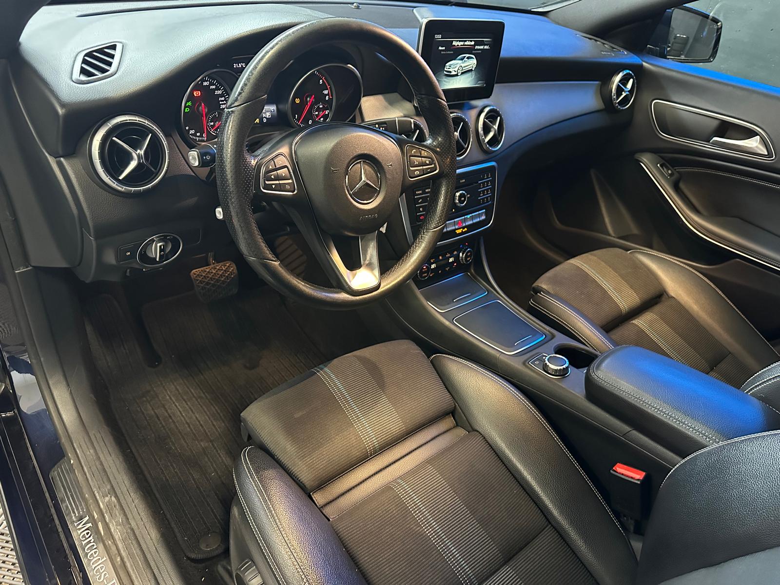 MERCEDES-BENZ CLA Shooting Brake 220 d Urban 4Matic 7G-DCT-image-1
