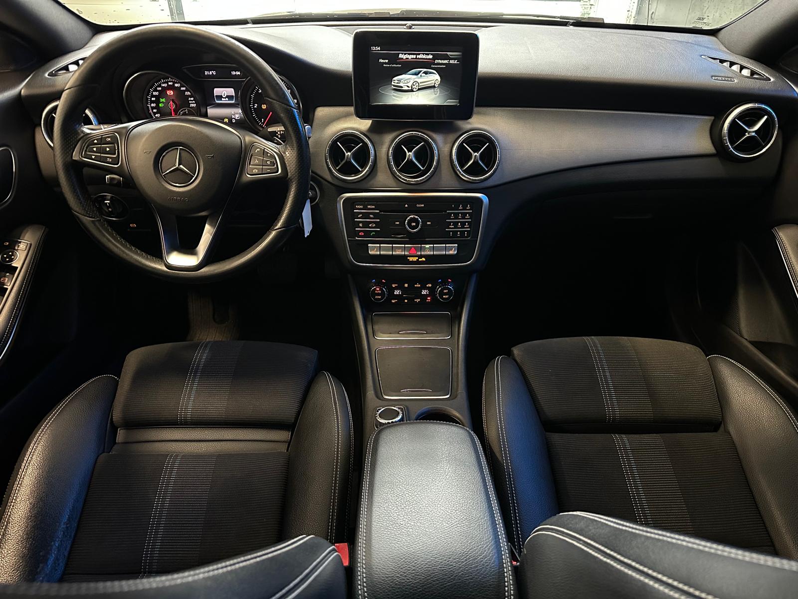 MERCEDES-BENZ CLA Shooting Brake 220 d Urban 4Matic 7G-DCT-image-14