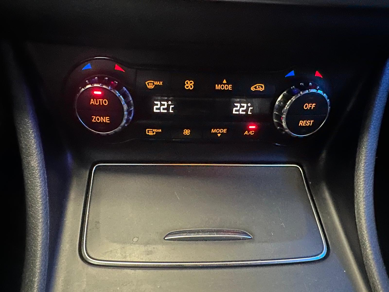 MERCEDES-BENZ CLA Shooting Brake 220 d Urban 4Matic 7G-DCT-image-24