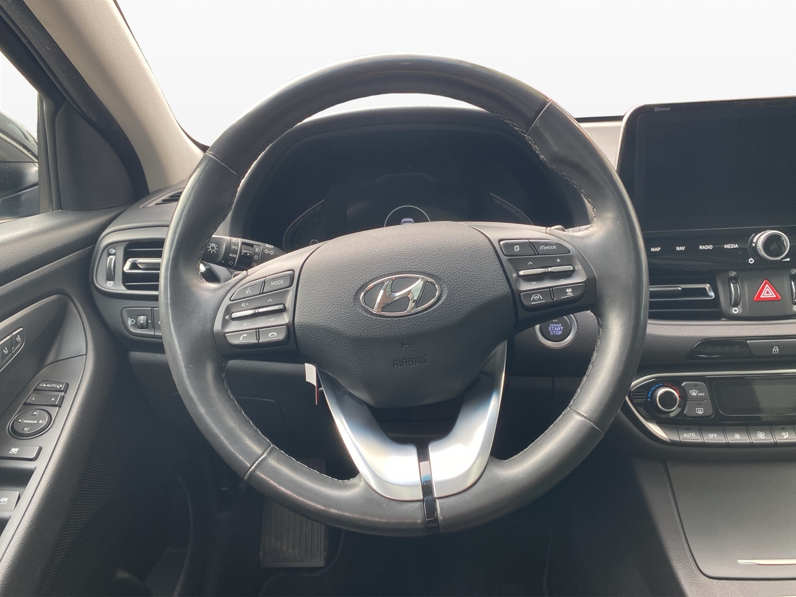HYUNDAI i30 Wagon 1.5 T-GDi Vertex-image-12