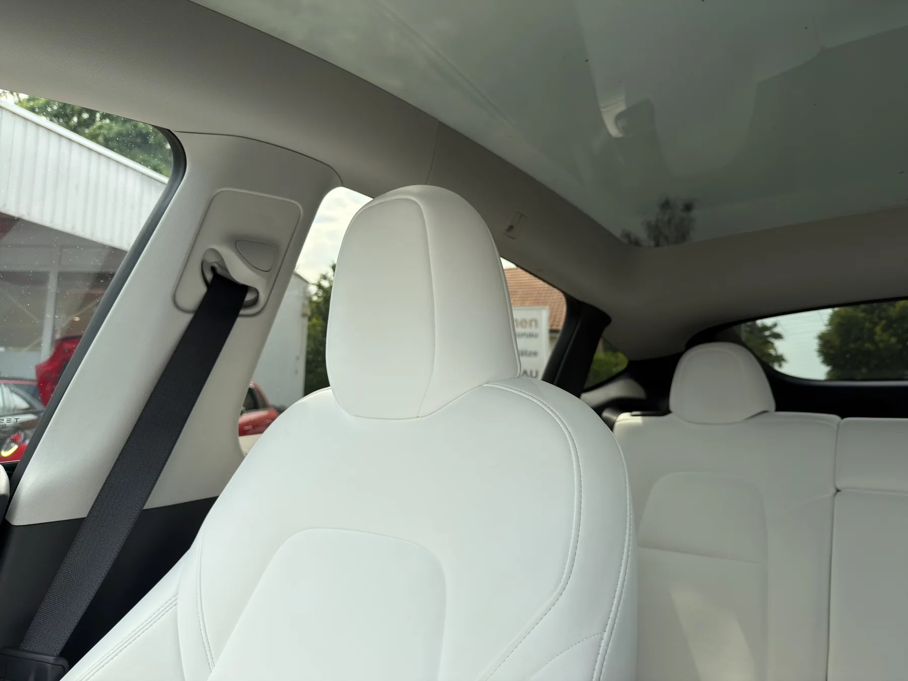 TESLA Model Y Long Range Dual Motor AWD-image-30