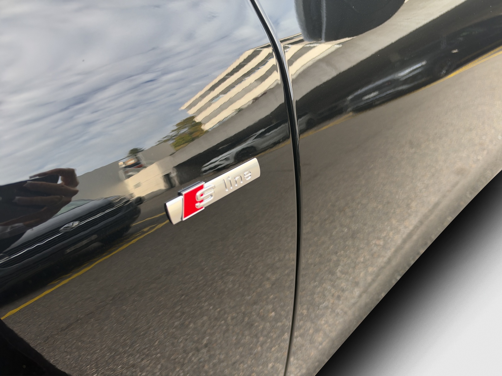 AUDI A6 Avant e-tron quattro-image-14