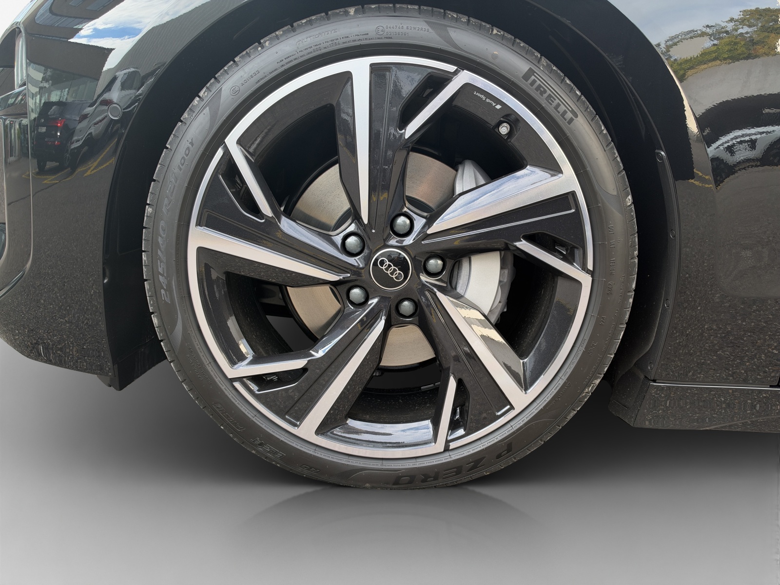 AUDI A6 Avant e-tron quattro-image-13