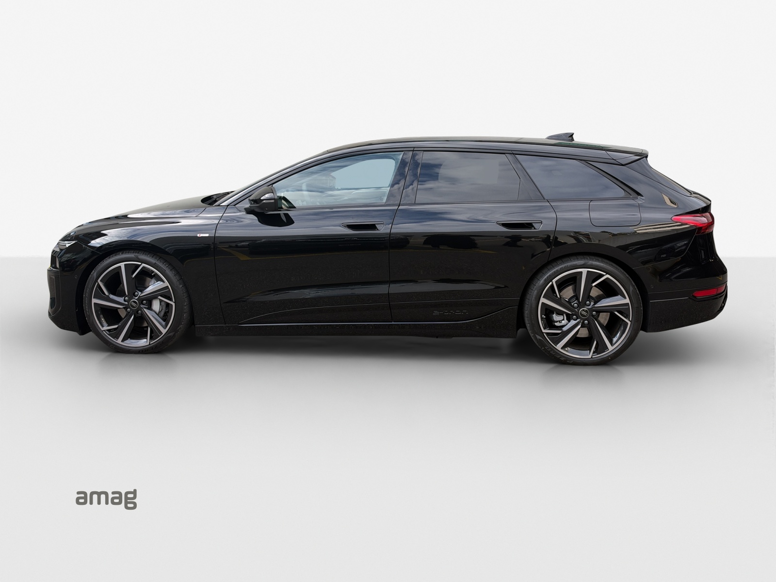 AUDI A6 Avant e-tron quattro-image-1