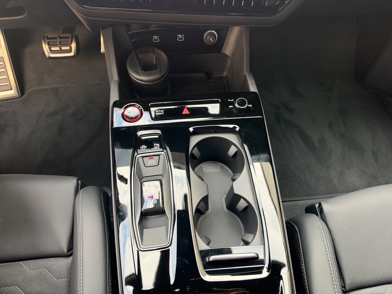 AUDI A6 Avant e-tron quattro-image-10