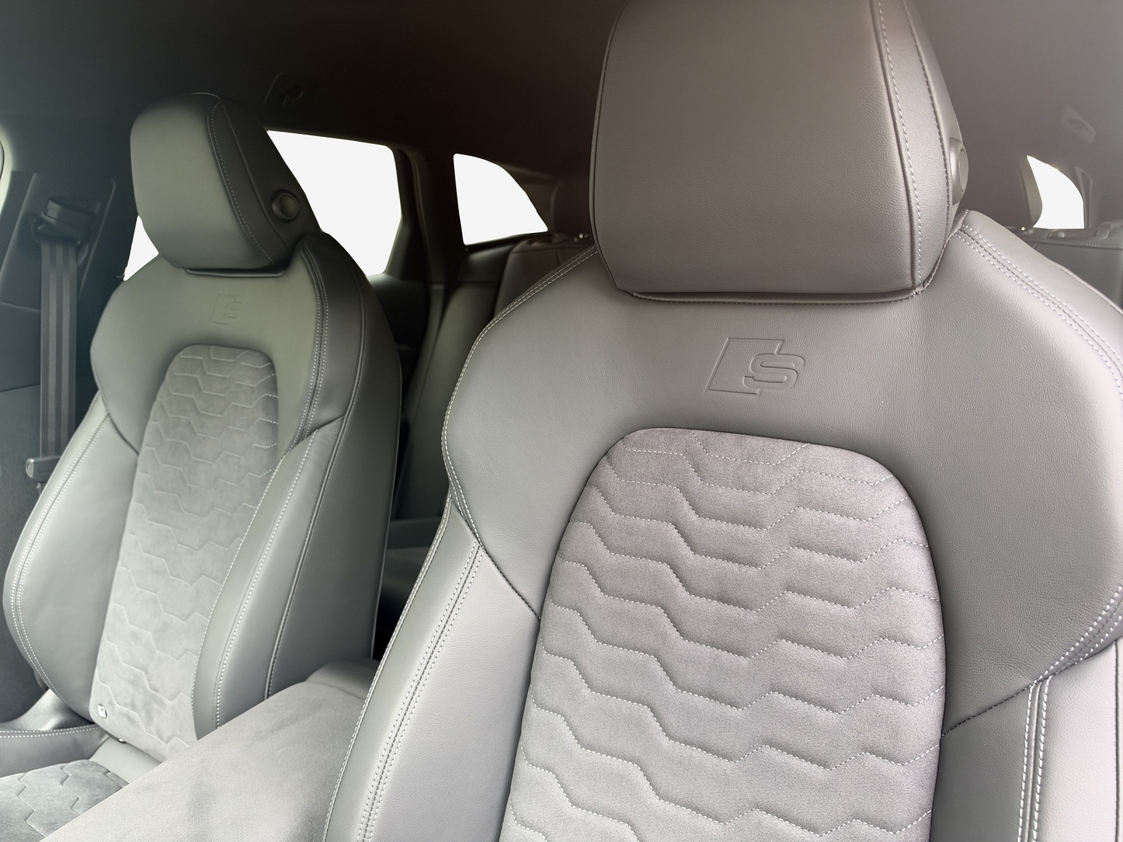 AUDI A6 Avant e-tron quattro-image-15