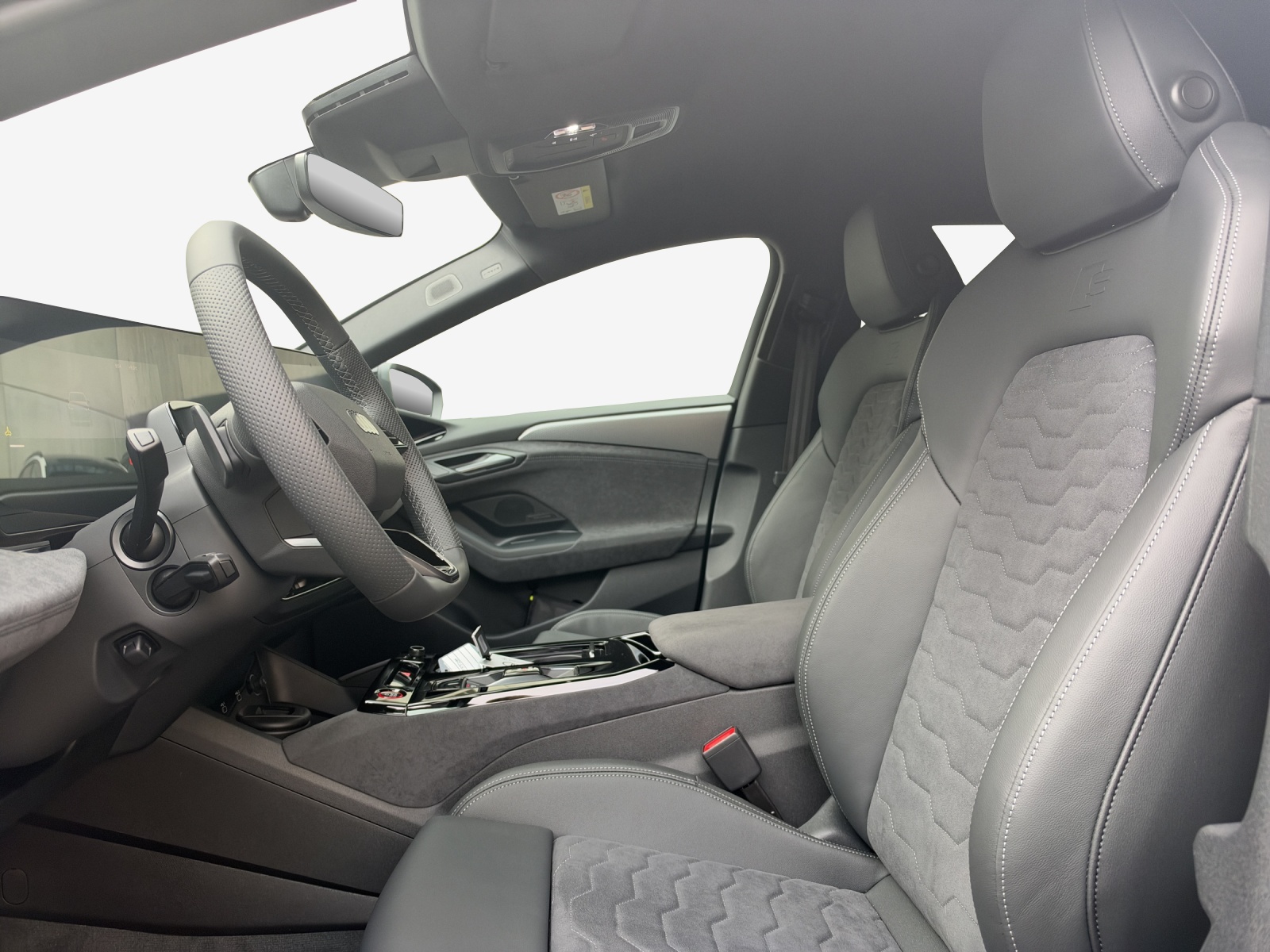 AUDI A6 Avant e-tron quattro-image-7