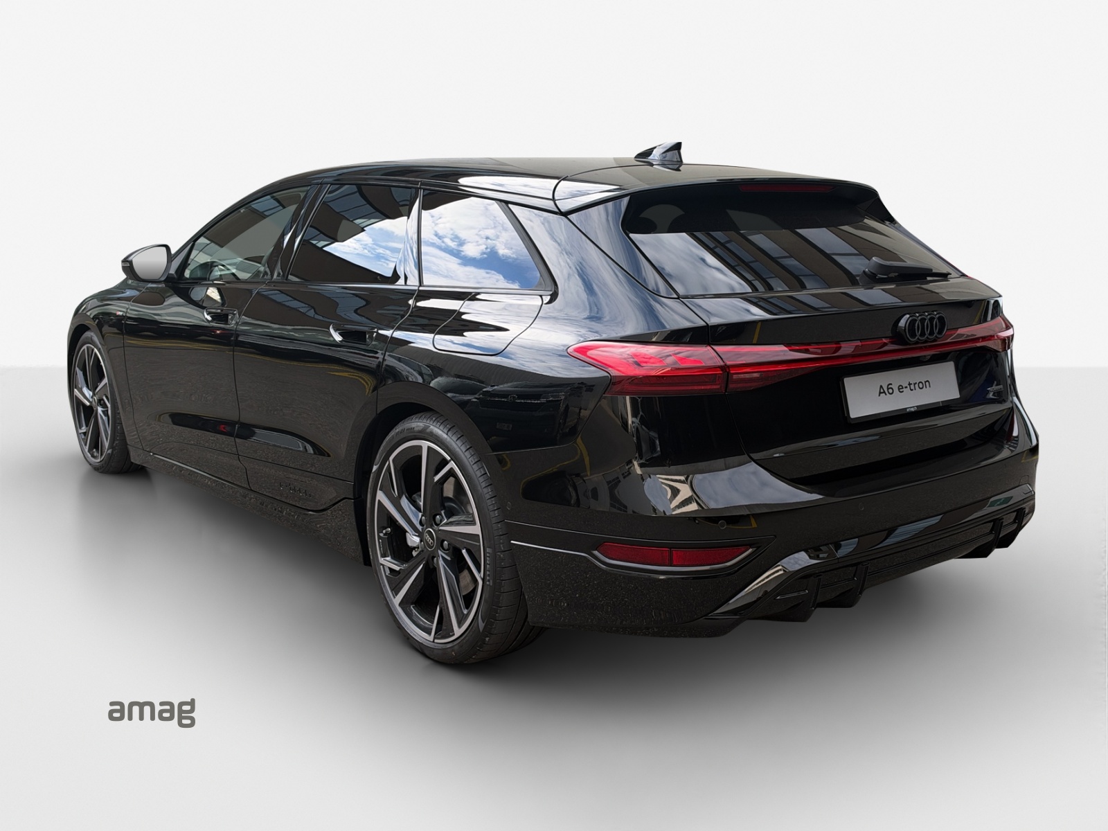 AUDI A6 Avant e-tron quattro-image-2