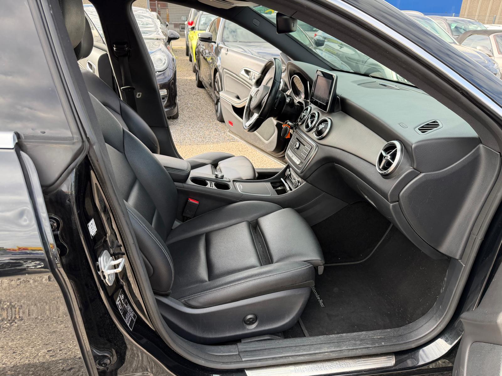 MERCEDES-BENZ CLA-Klasse X117 Shooting Brake CLA 180 Urban-image-9