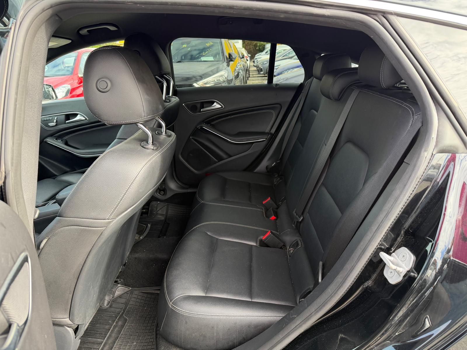MERCEDES-BENZ CLA-Klasse X117 Shooting Brake CLA 180 Urban-image-14