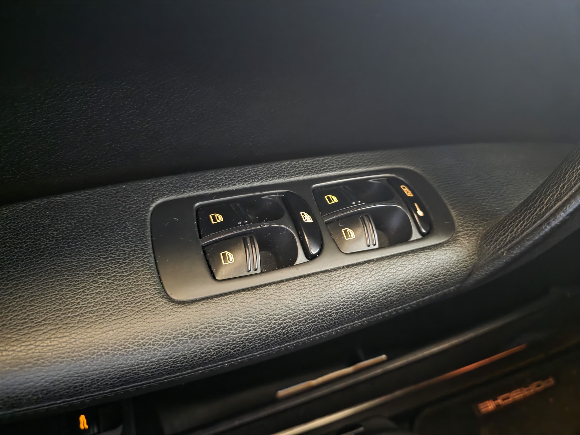 PORSCHE Cayenne S-image-16