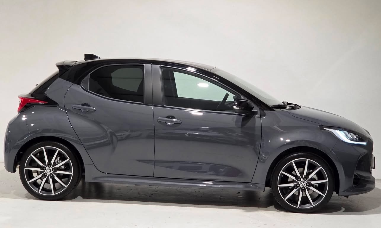 TOYOTA Yaris 1.5 GR Sport e-CVT-image-26