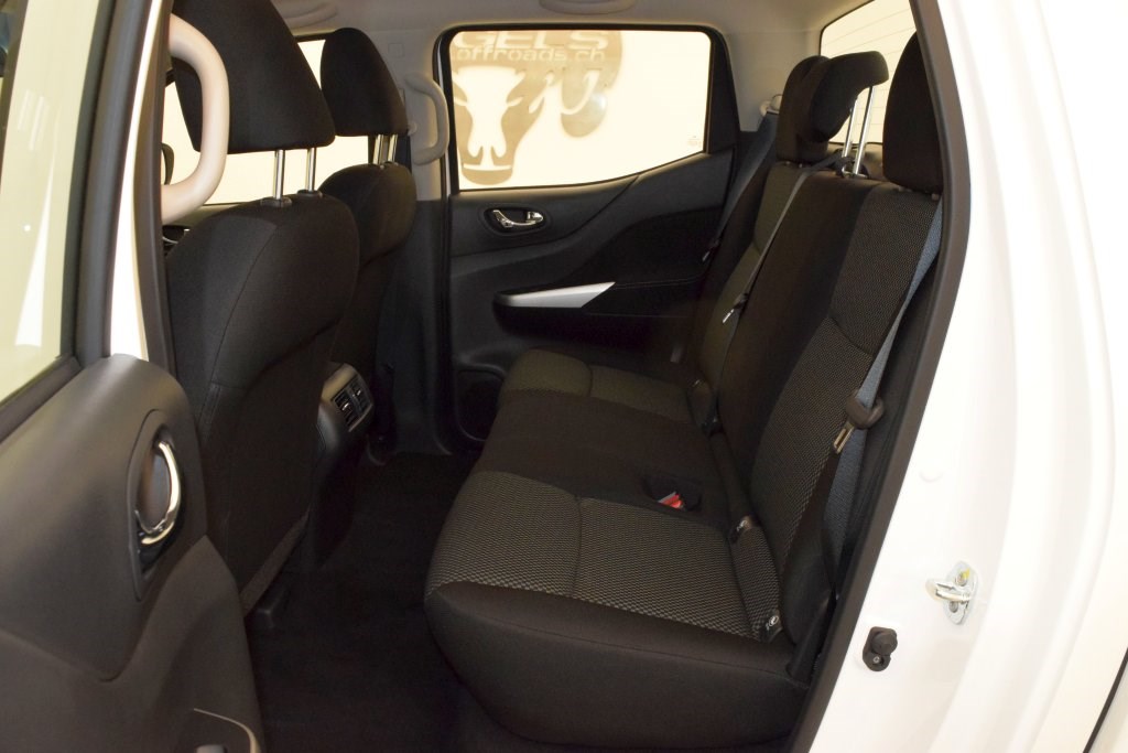 NISSAN Navara 2.3 cCi Double Cab 7T AHK-image-10