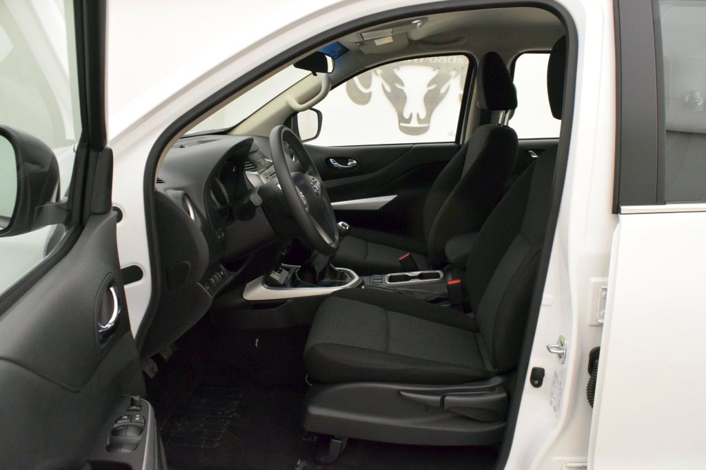 NISSAN Navara 2.3 cCi Double Cab 7T AHK-image-9