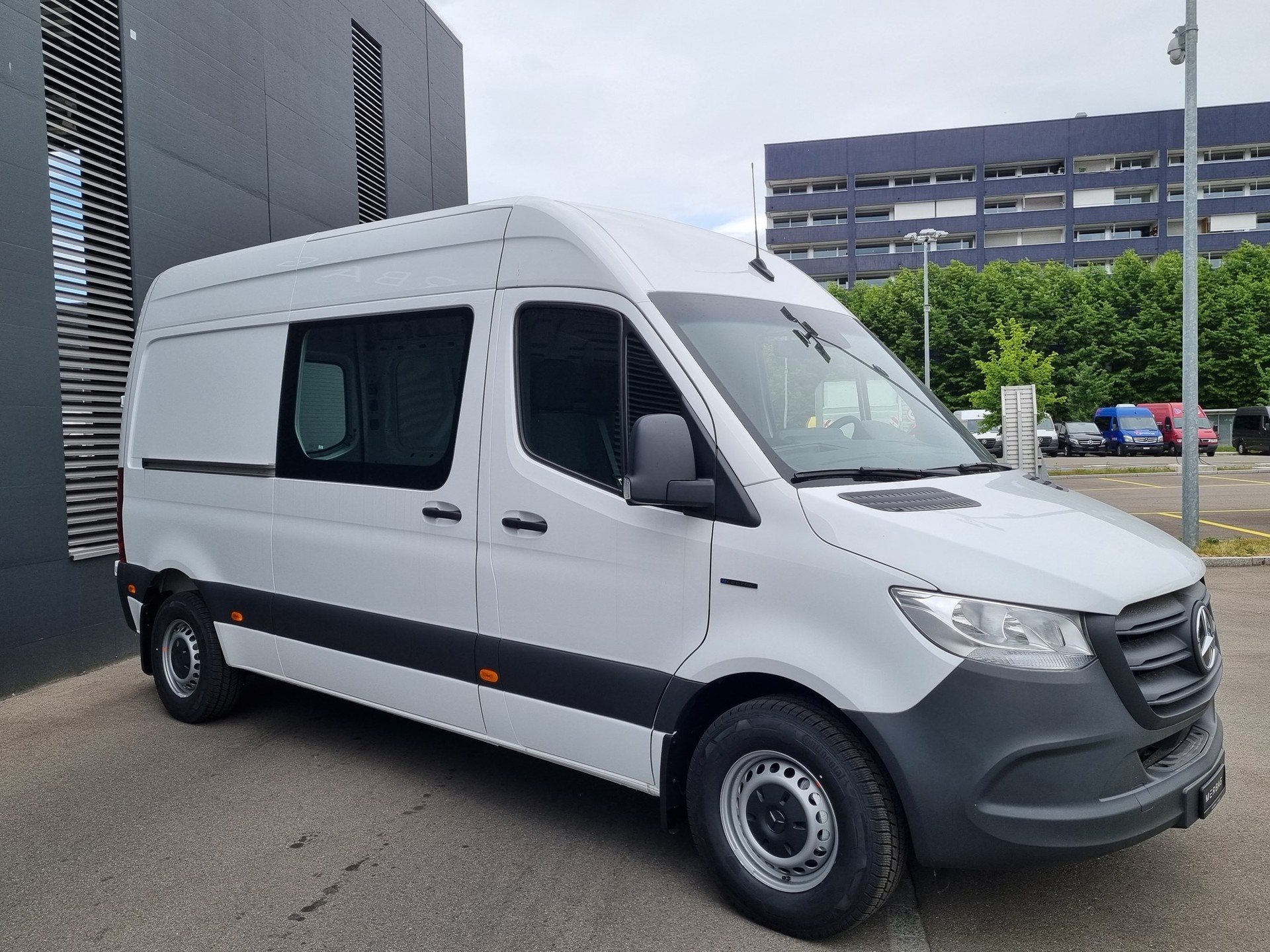 MERCEDES-BENZ eSprinter 312 47kWh Standard-image-2