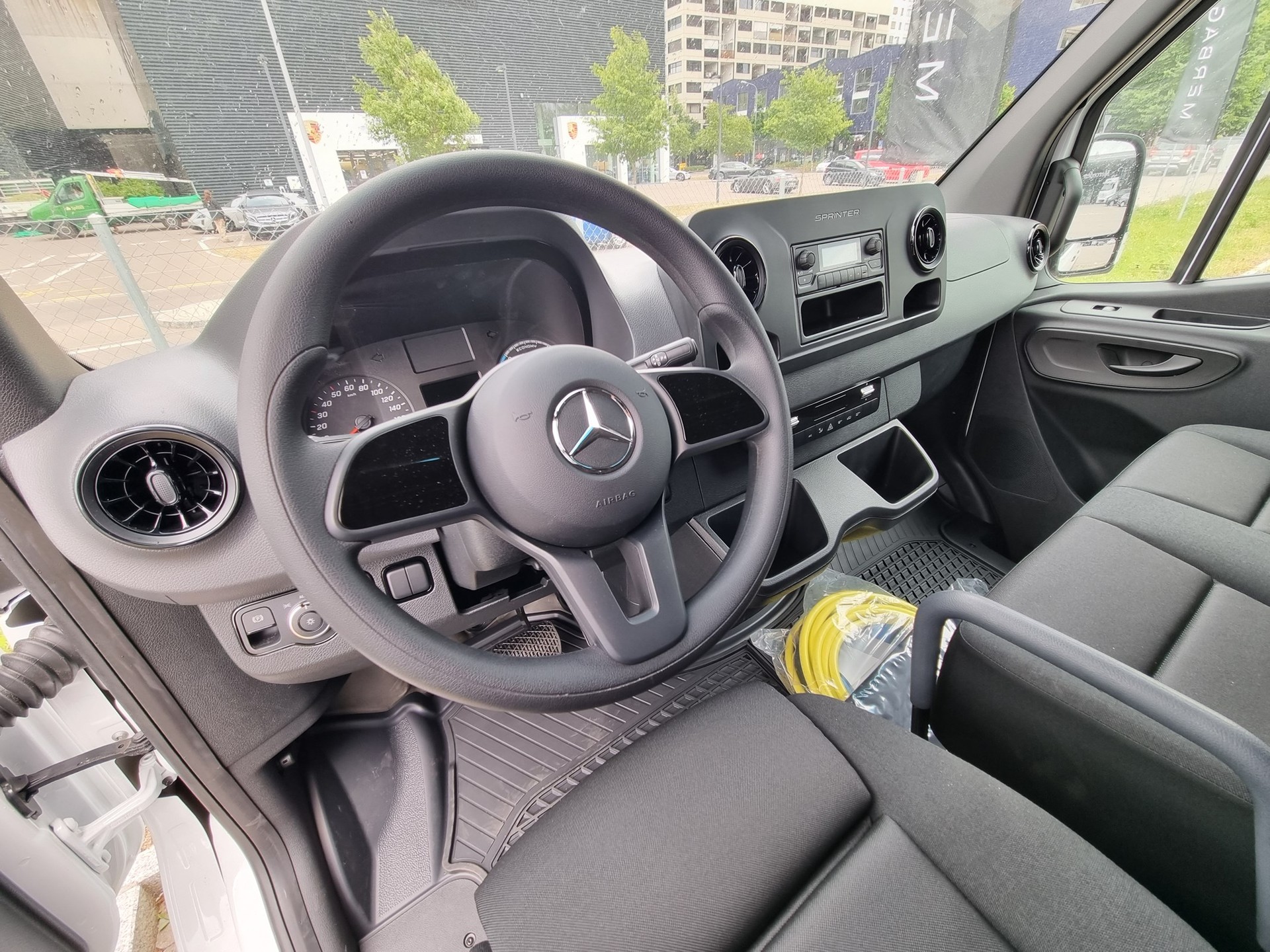 MERCEDES-BENZ eSprinter 312 47kWh Standard-image-5