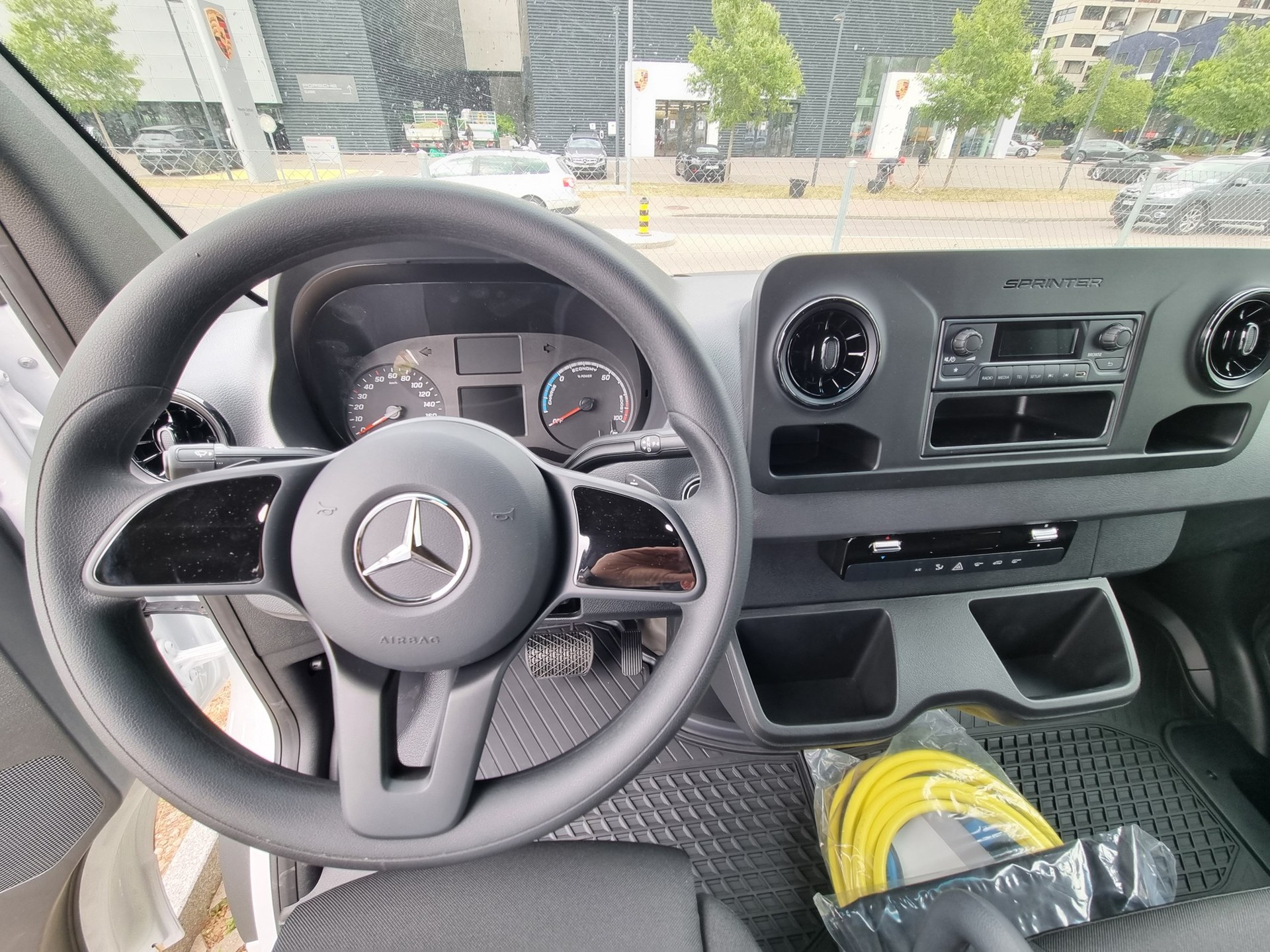 MERCEDES-BENZ eSprinter 312 47kWh Standard-image-6