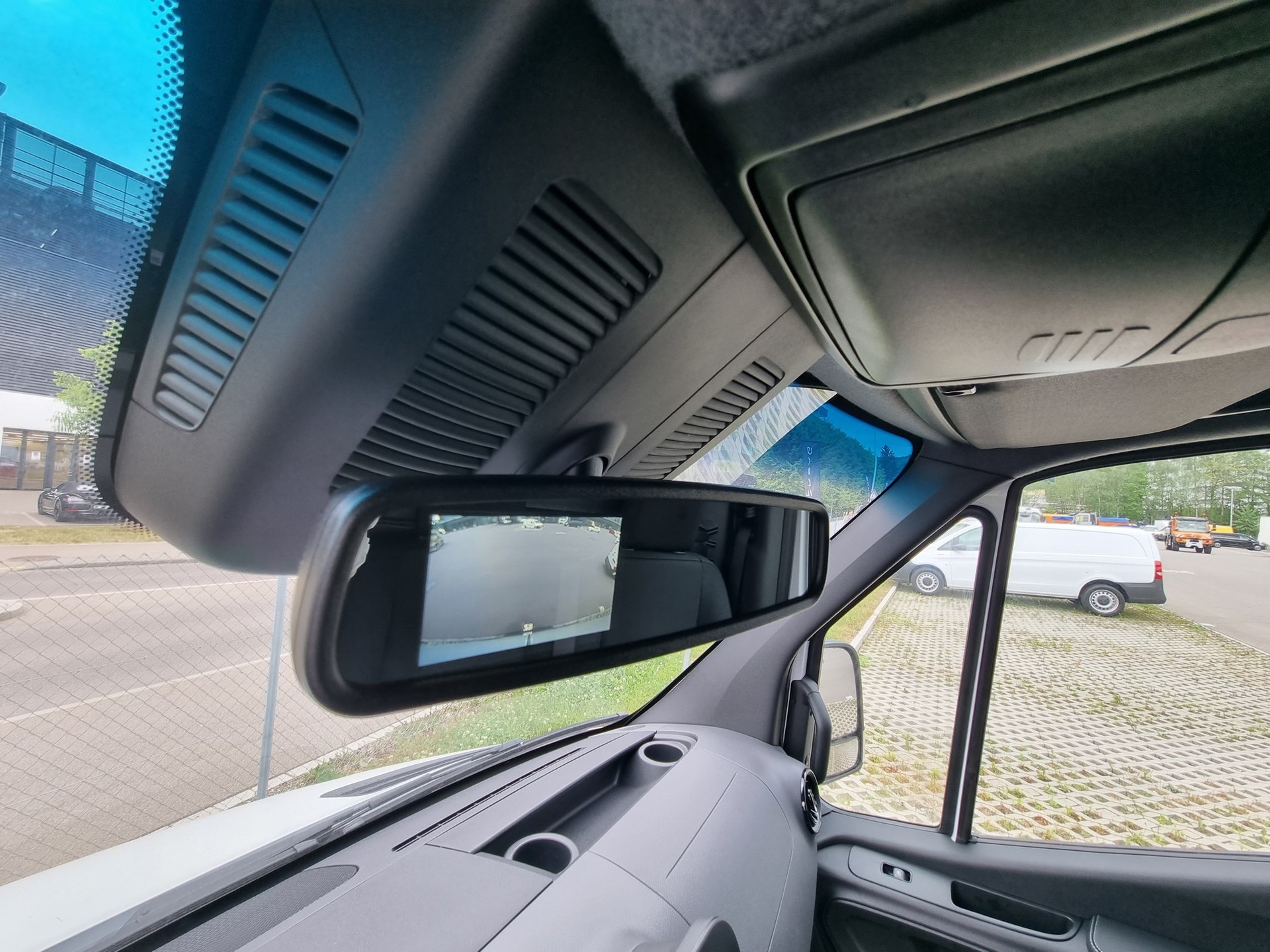 MERCEDES-BENZ eSprinter 312 47kWh Standard-image-7