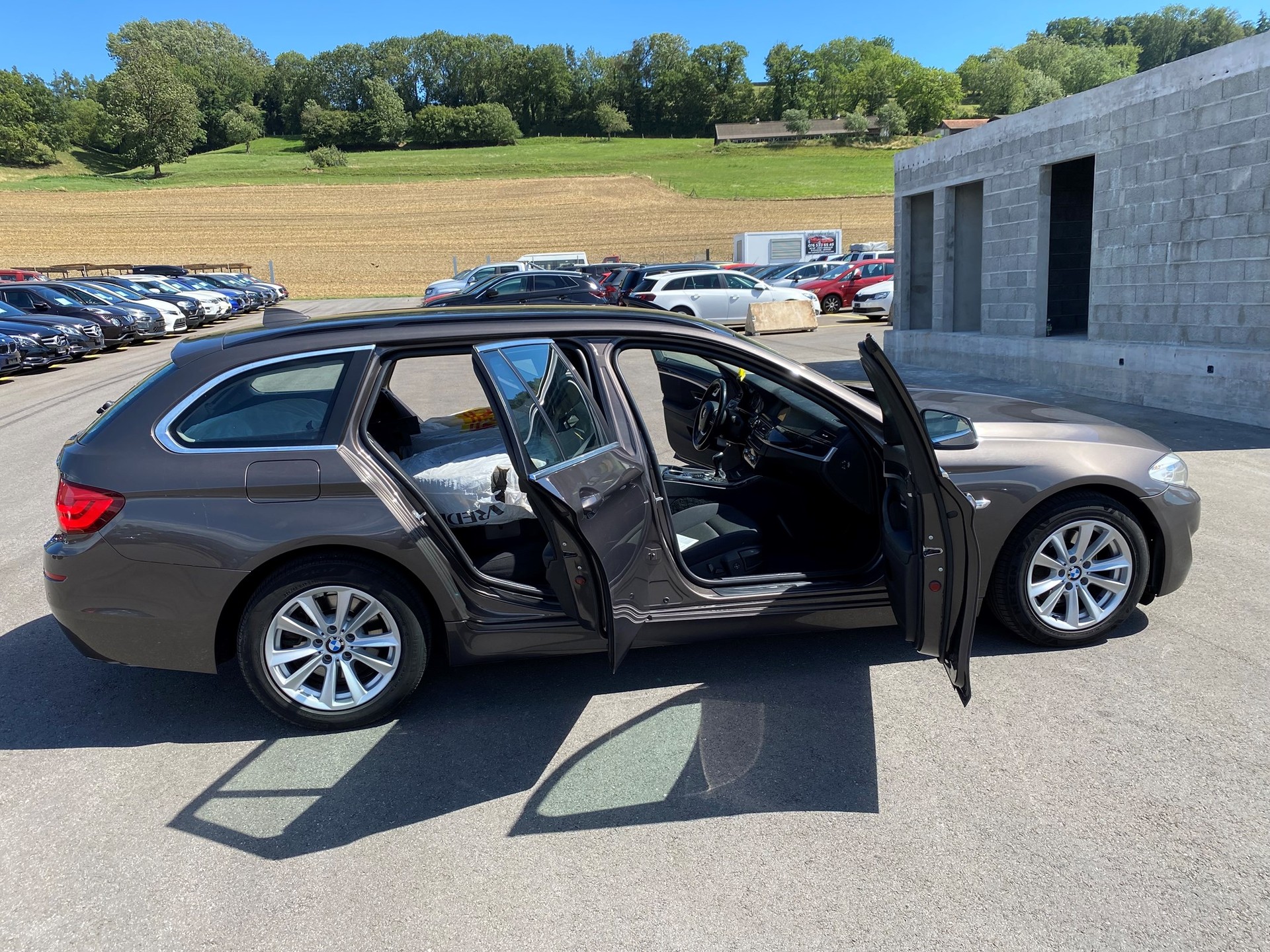 BMW 520d Touring-image-1