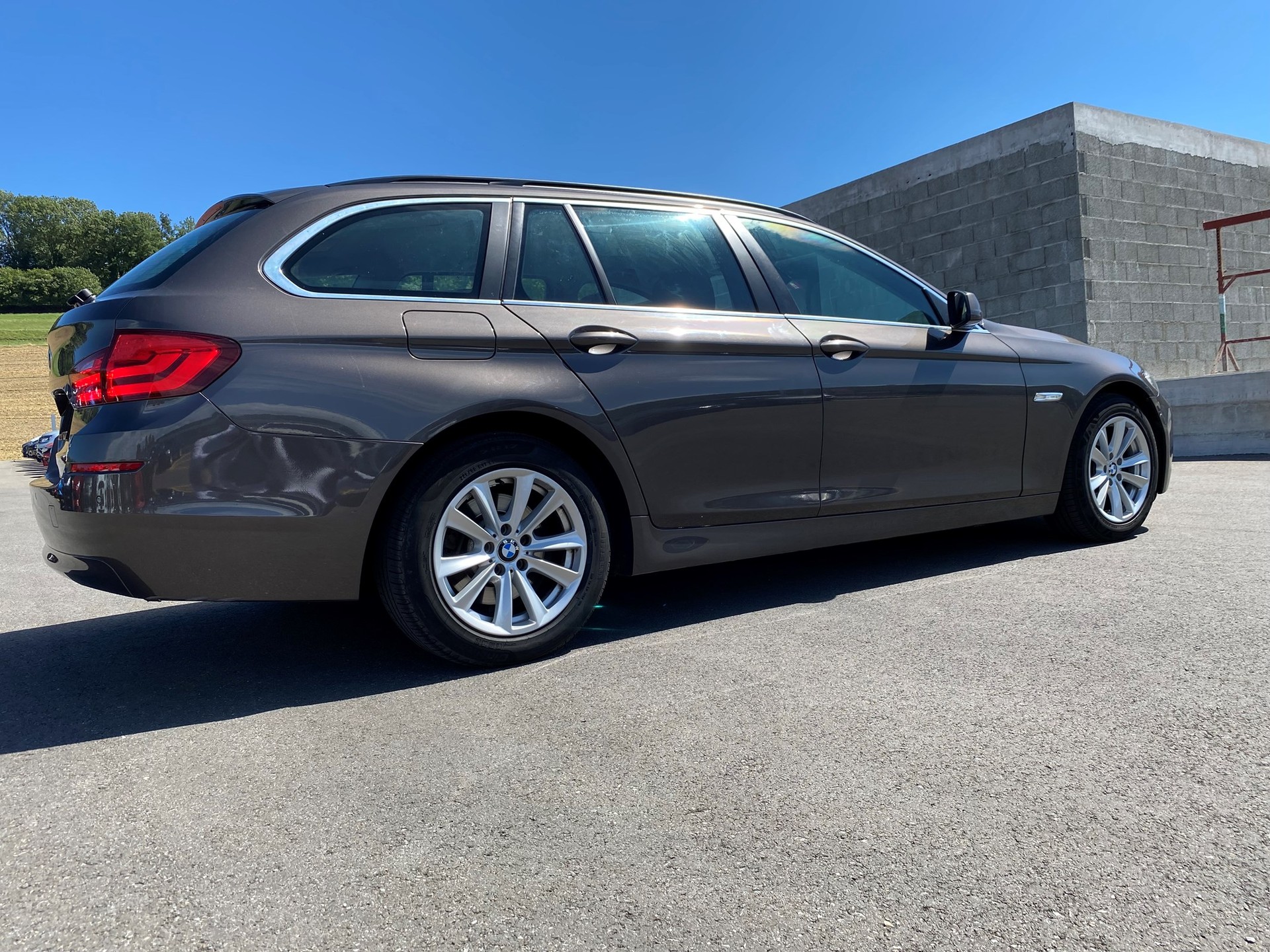 BMW 520d Touring-image-10