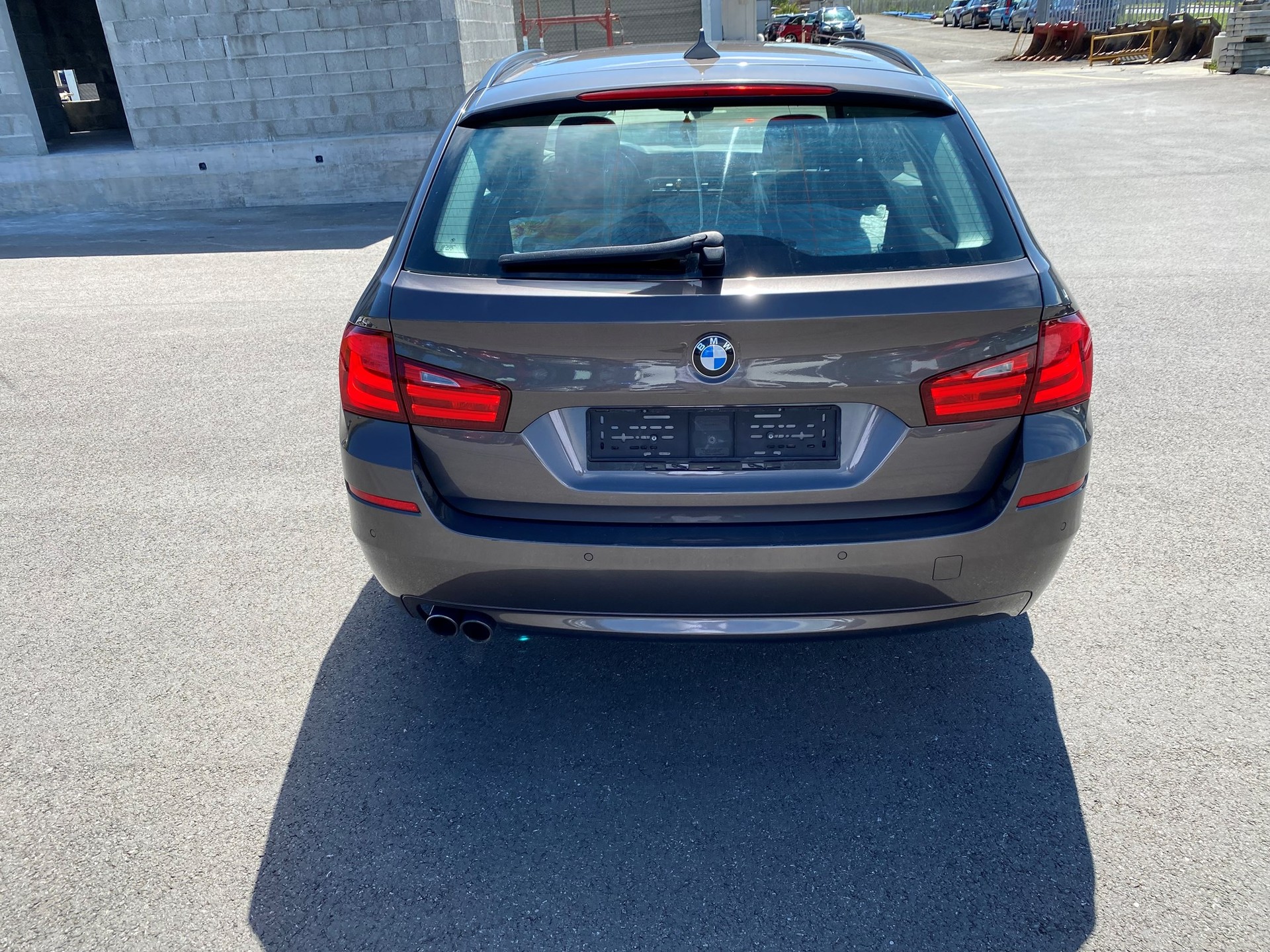 BMW 520d Touring-image-12