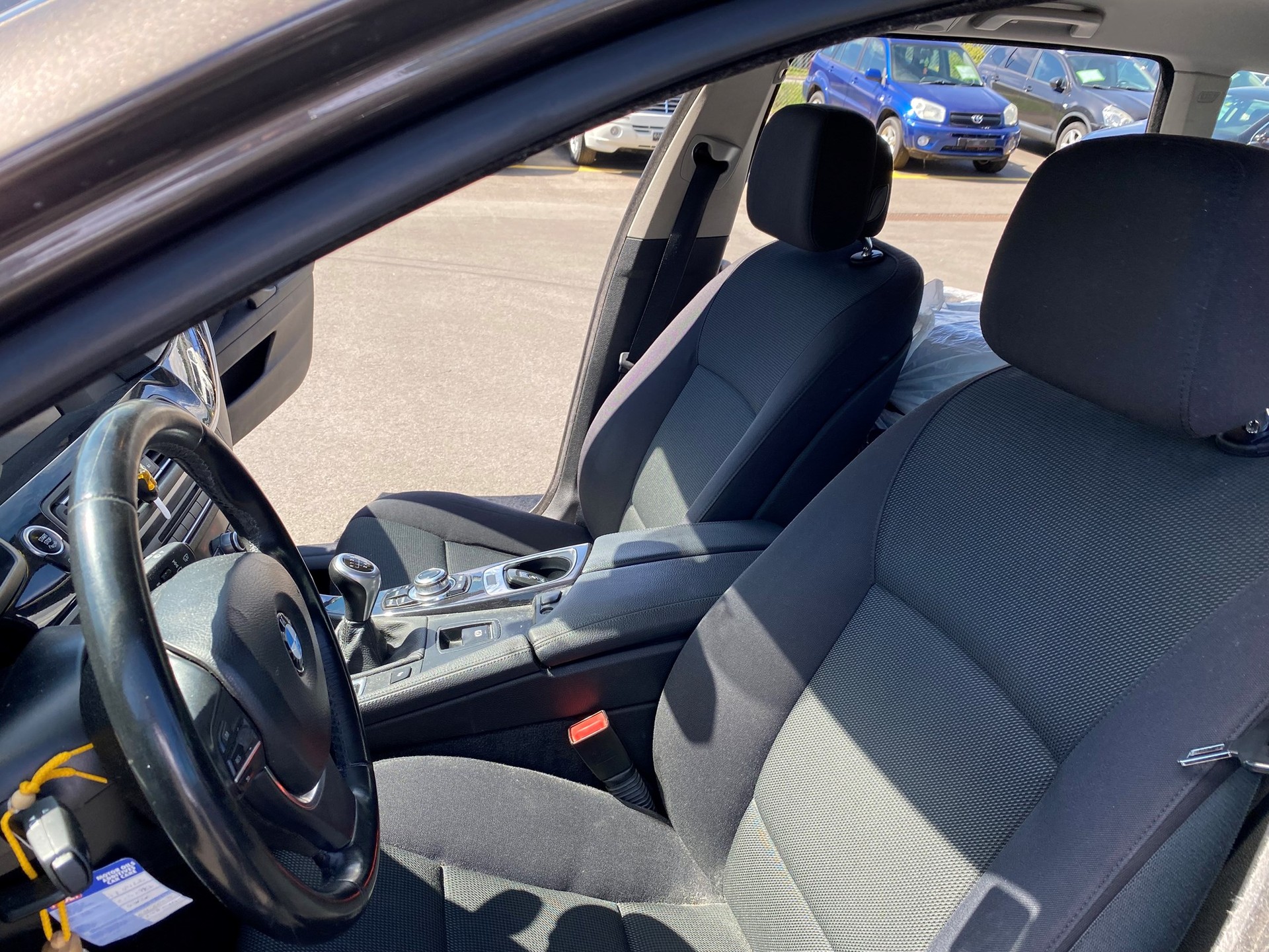 BMW 520d Touring-image-17