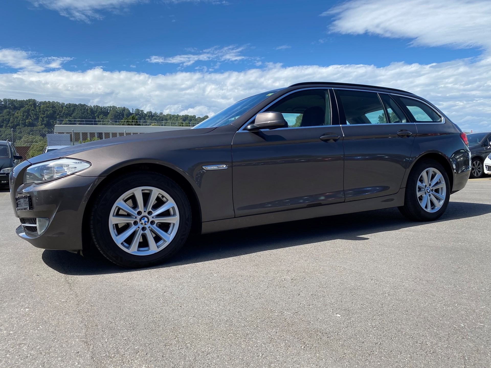 BMW 520d Touring-image-4