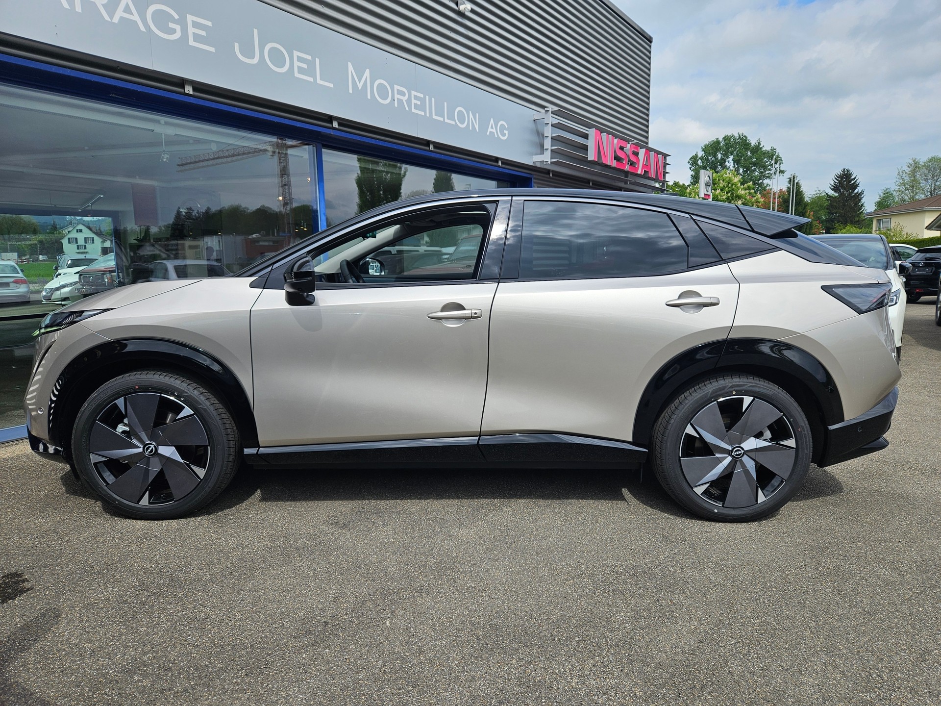 NISSAN Ariya 87 kWh e-4orce Evolve400 Allrad-image-2