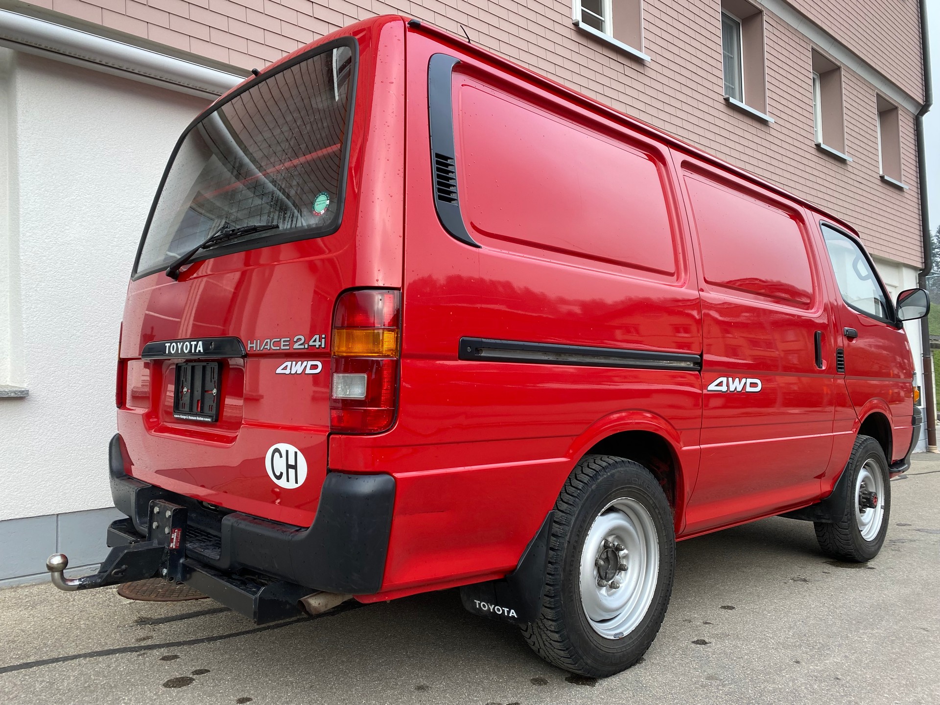 TOYOTA Hiace 2.4 EFI 4x4 Wagon-image-3