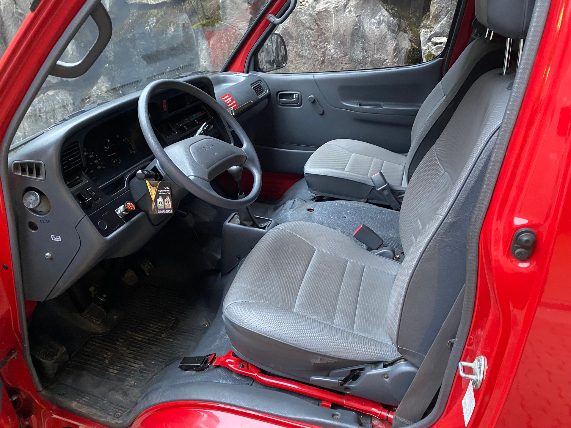 TOYOTA Hiace 2.4 EFI 4x4 Wagon-image-6