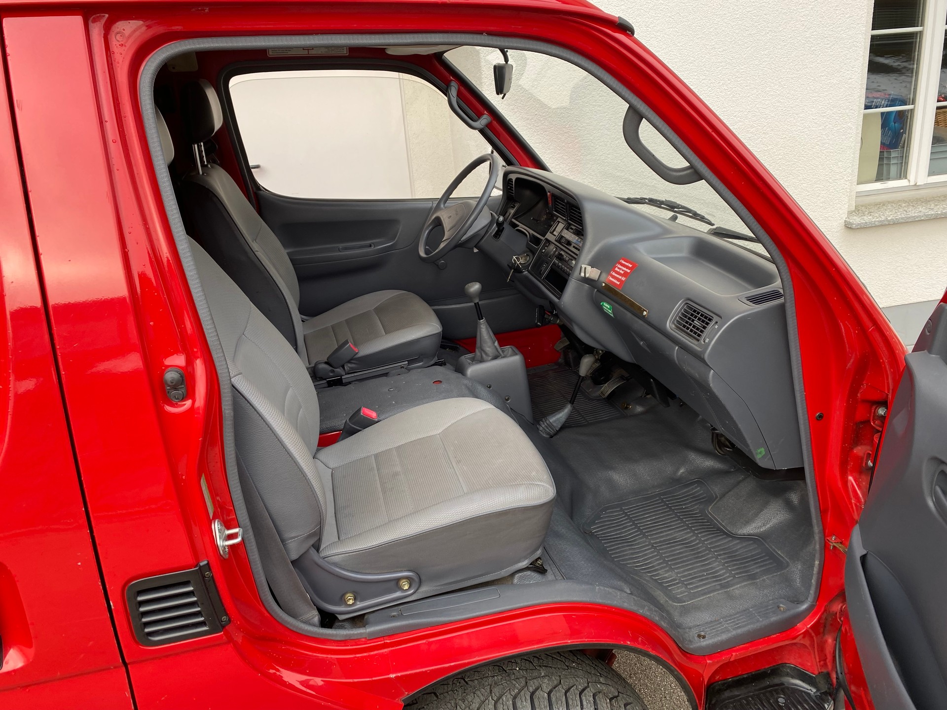 TOYOTA Hiace 2.4 EFI 4x4 Wagon-image-7