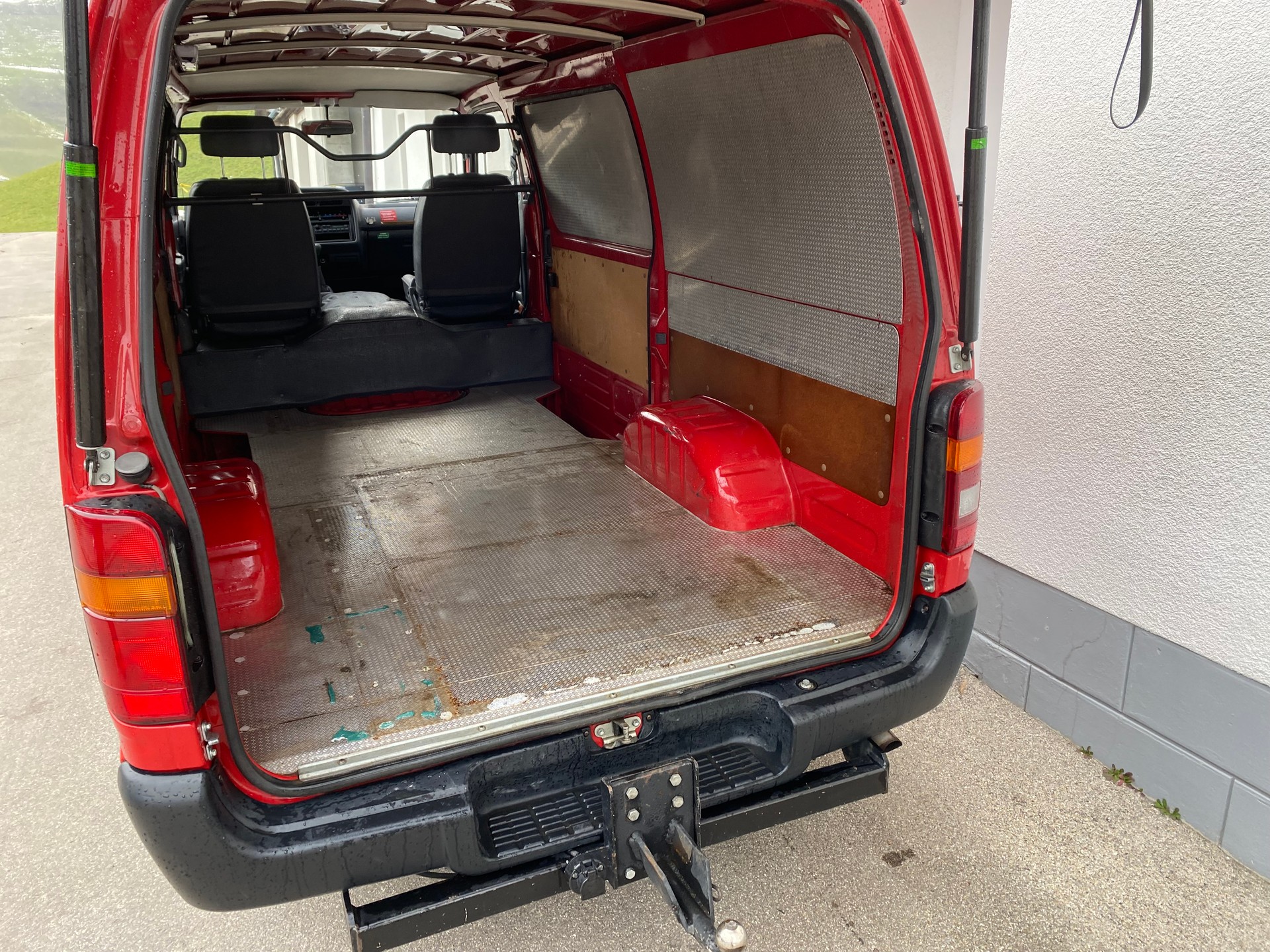 TOYOTA Hiace 2.4 EFI 4x4 Wagon-image-10
