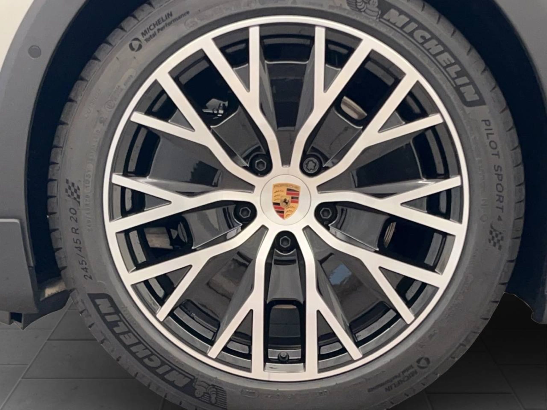 PORSCHE Taycan 4S Cross Turismo-image-6