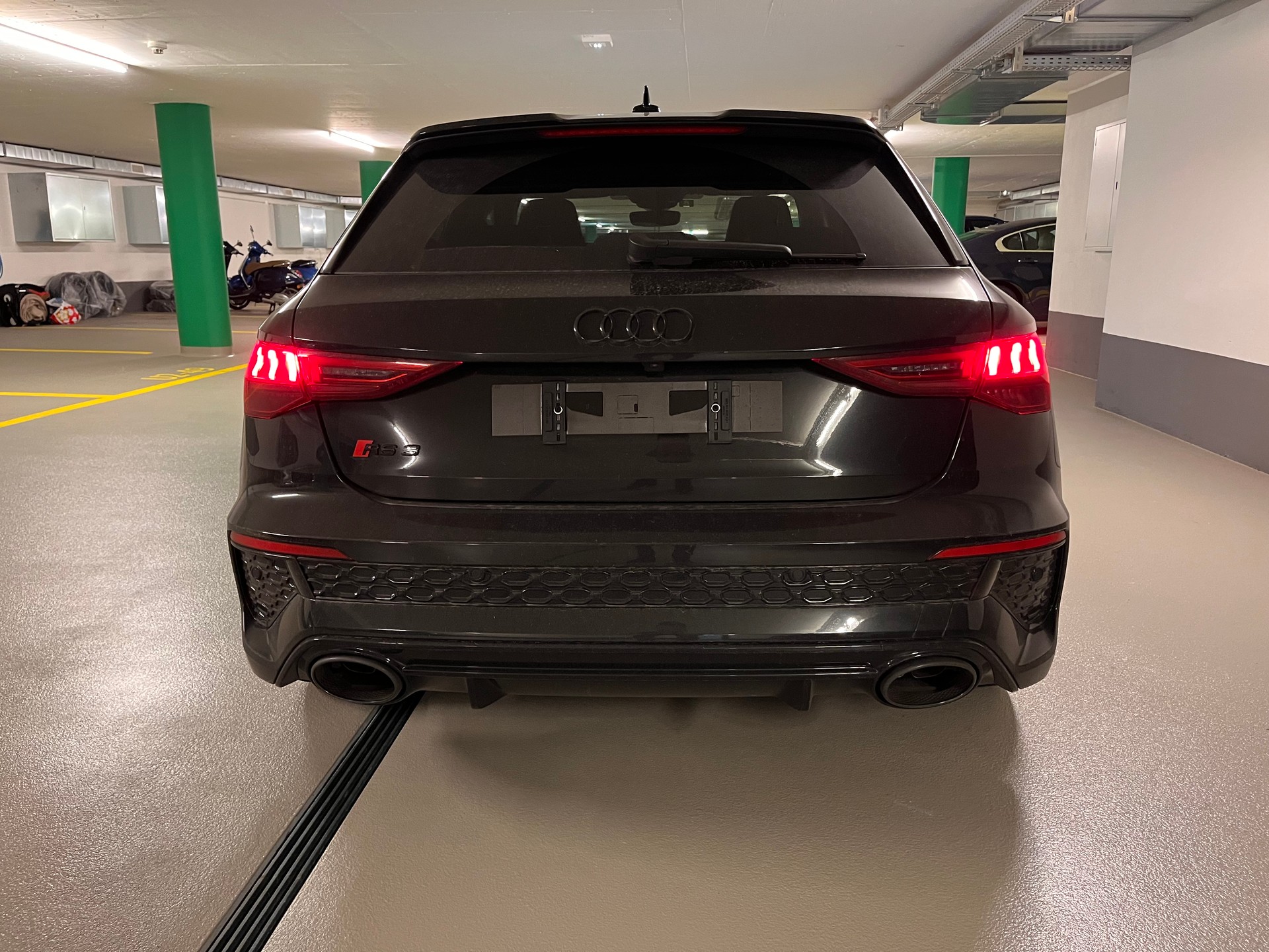 AUDI RS3 Sportback 2.5 TSI quattro-image-4