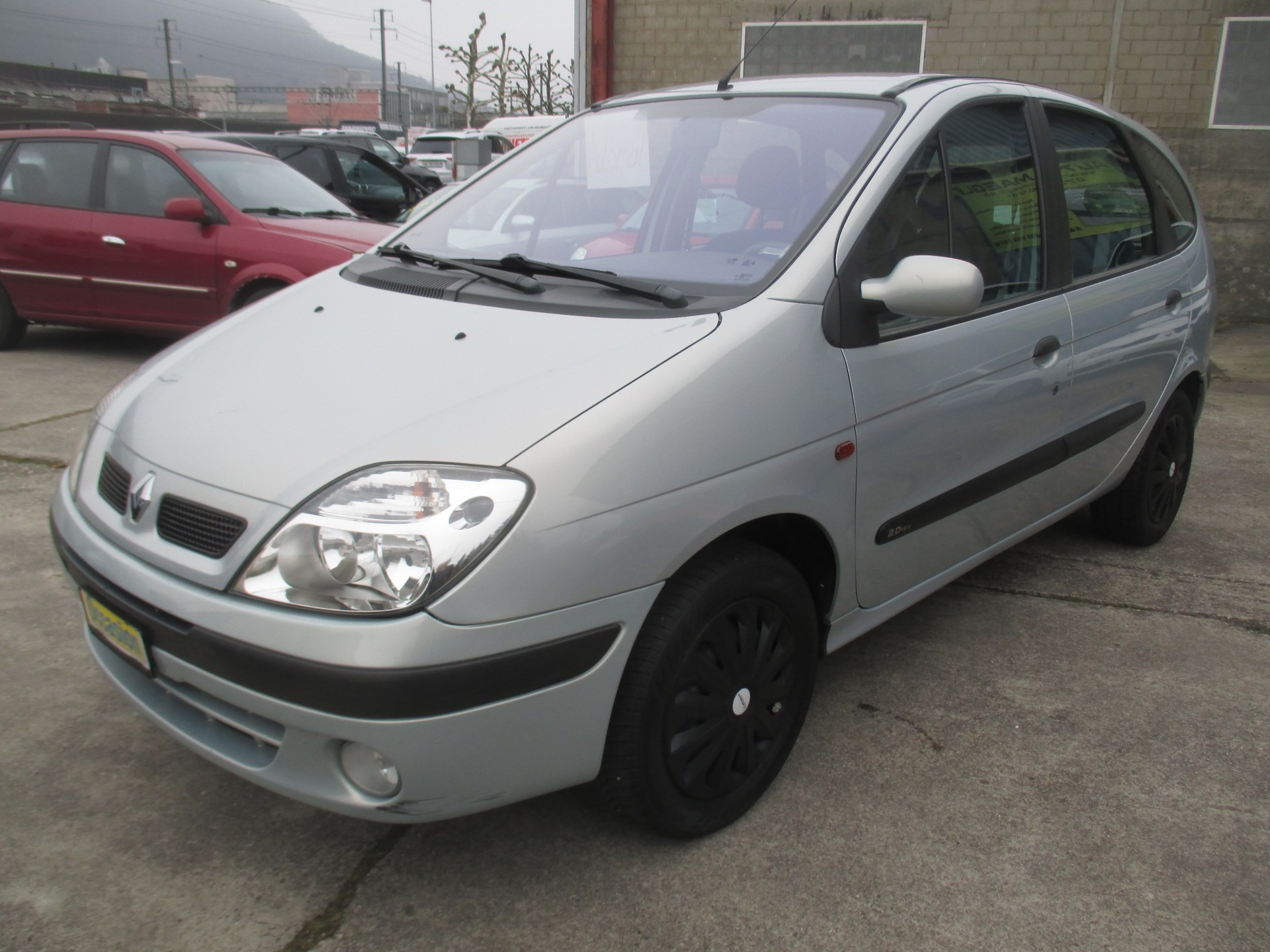 RENAULT SCENIC 2.0 16V AUTOMAT FÜR EXPORT (MOTOR + AUTOMAT DEFEKT)