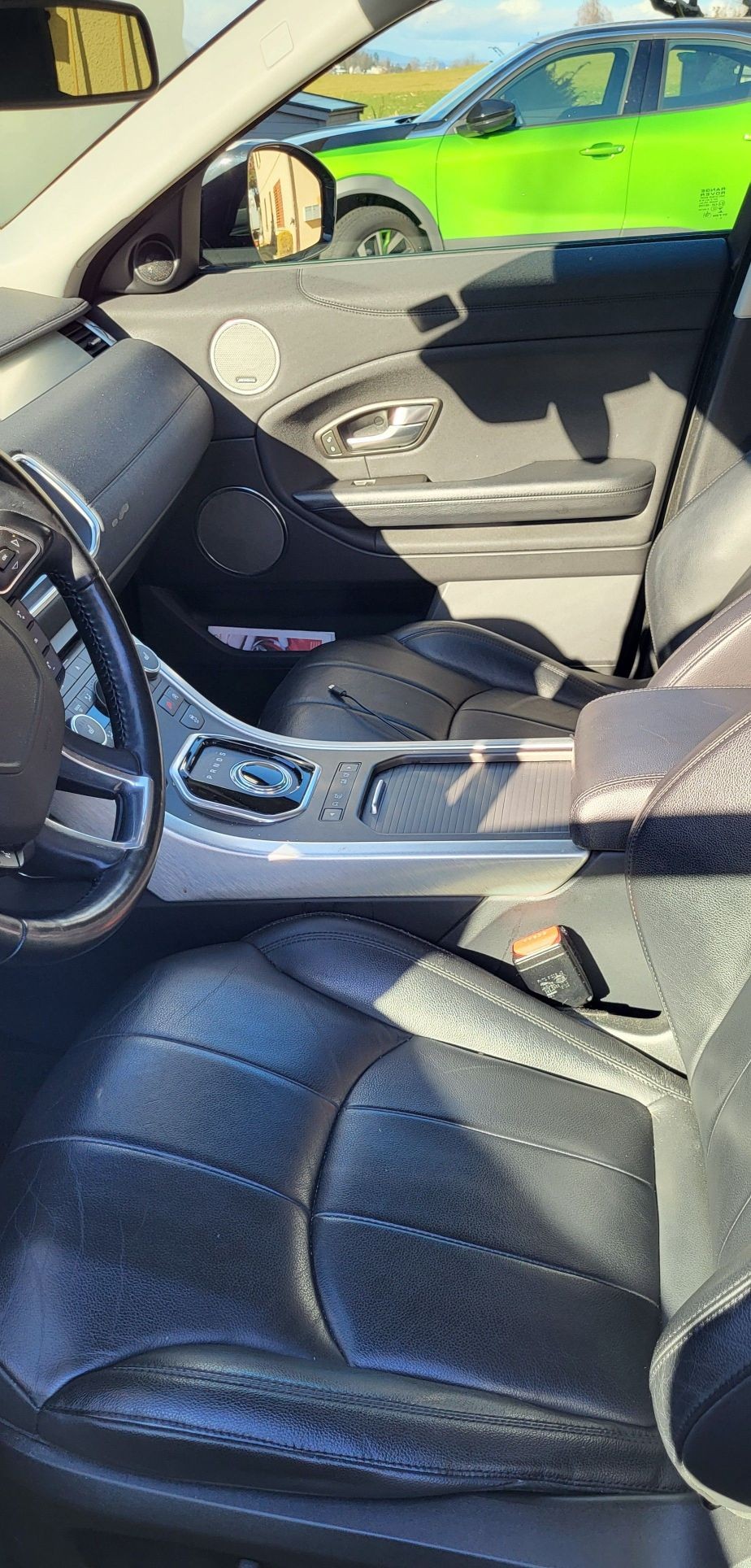 LAND ROVER Range Rover Evoque 2.0 TD4 SE Dynamic AT9-image-6