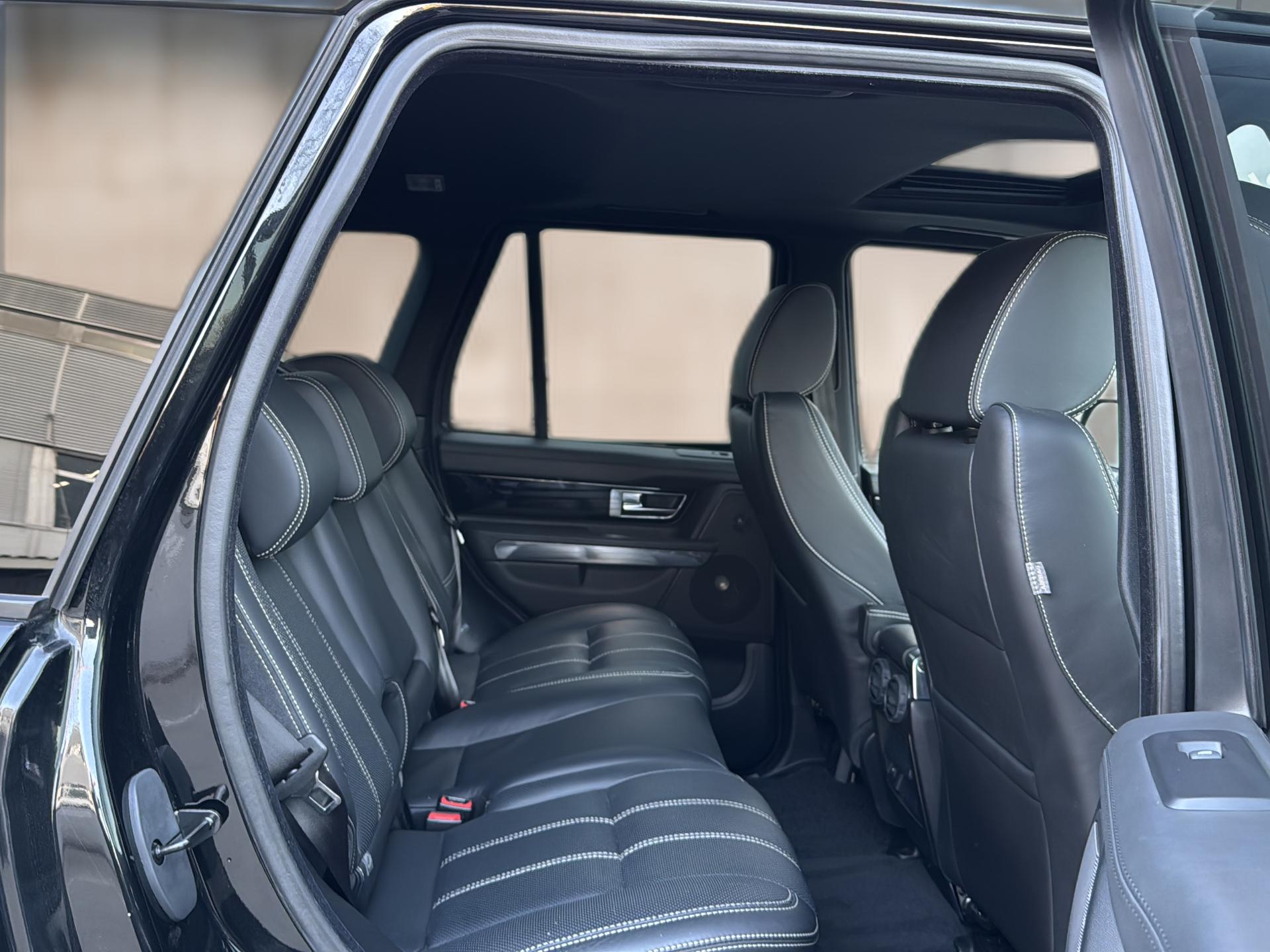 LAND ROVER Range Rover Sport 3.0 TDV6 HSE Automatic-image-6
